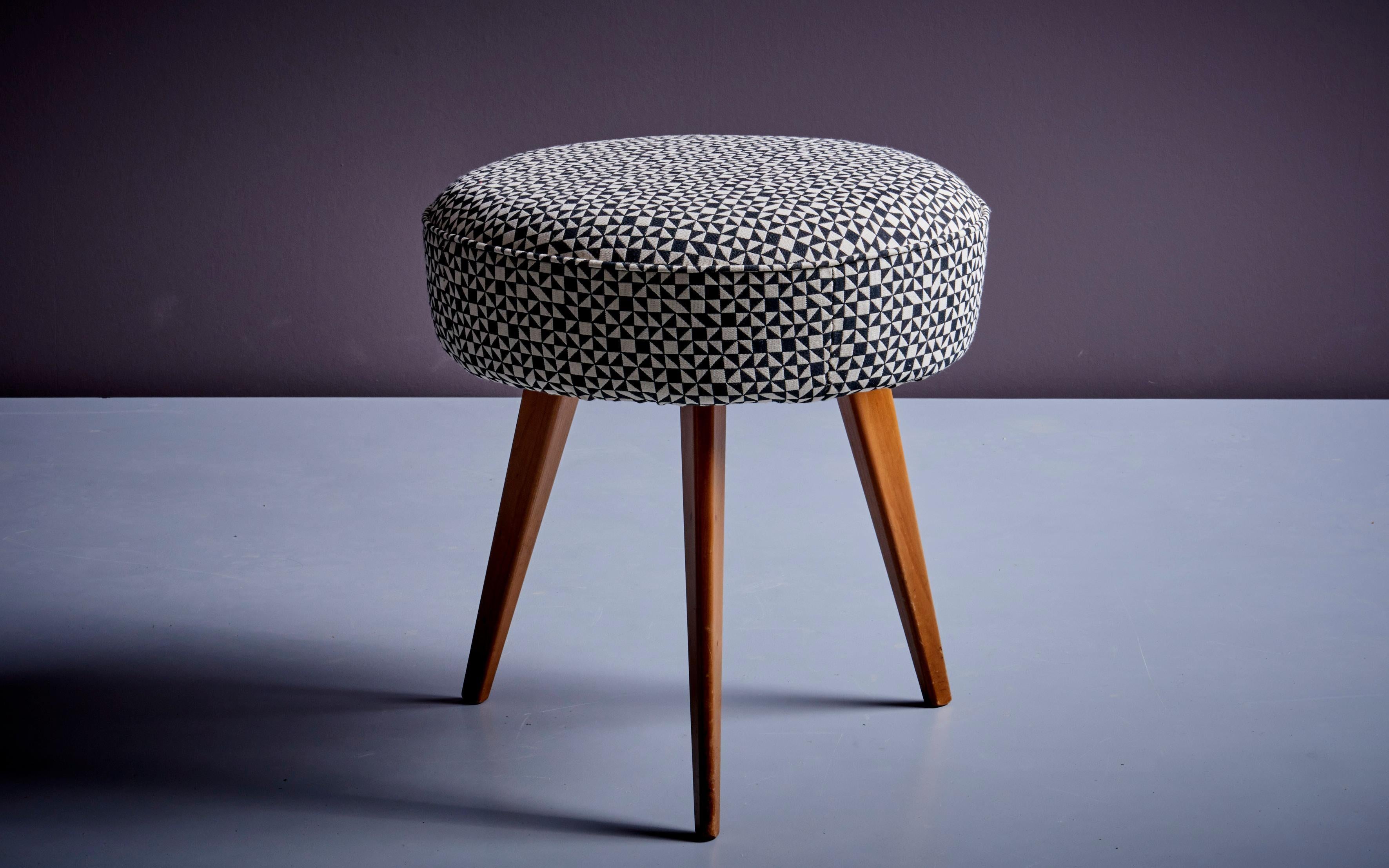 Mid-20th Century Newly upholstered Knoll Antimott Stool, 1960s For Sale
