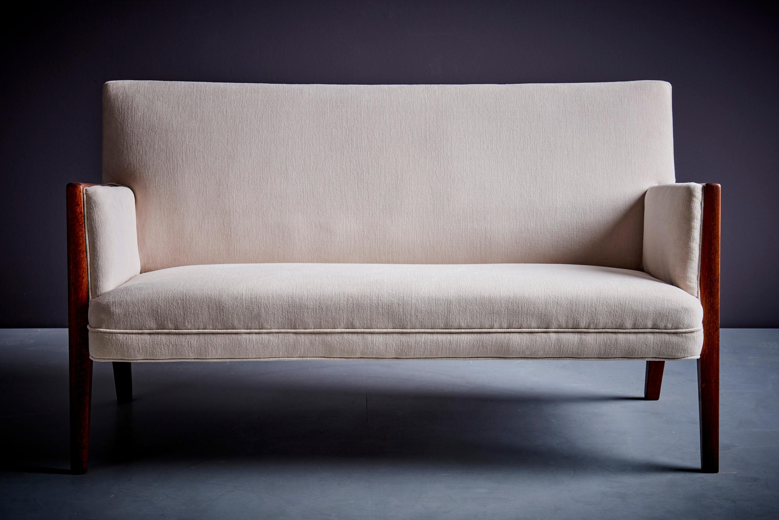 Neu gepolsterter Kvadrat Jens Risom-Sofa oder zweisitziger Sitz, neu gepolstert, USA - 1950er Jahre (Moderne der Mitte des Jahrhunderts) im Angebot