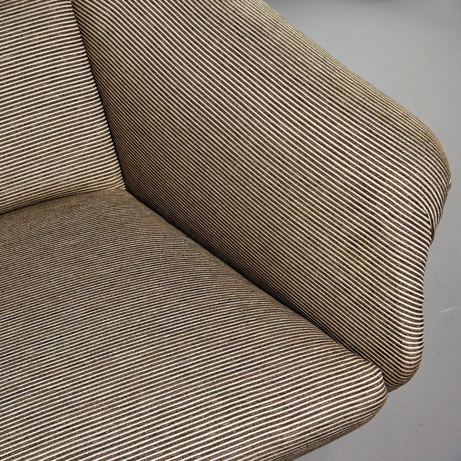 Newly Upholstered Midcentury Settee or Sofa by Gigi Radice for Minotti 1
