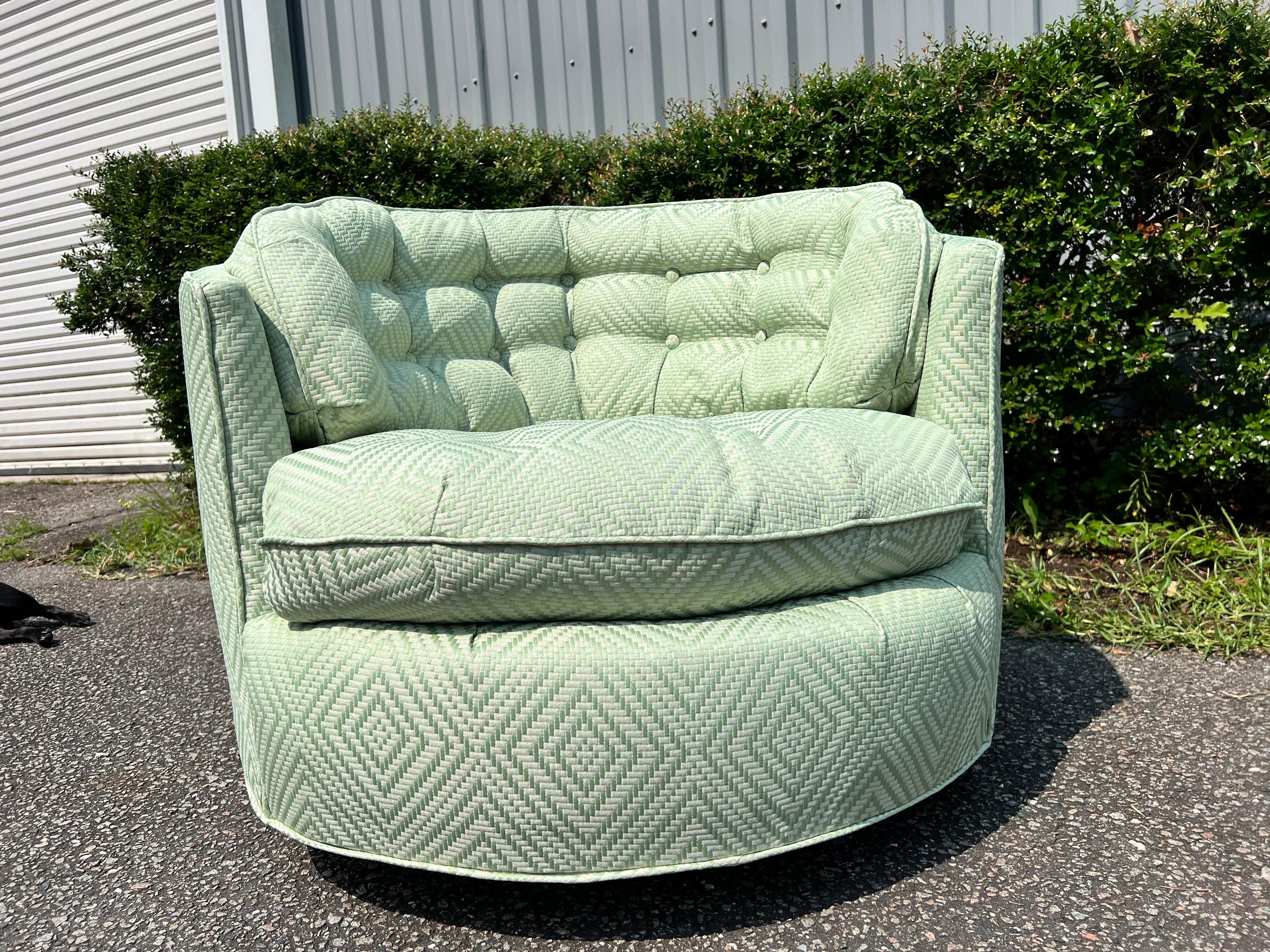 Newly Upholstered Milo Baughman Style Swivel Tub Chair With Quilted Barrel Back For Sale 3