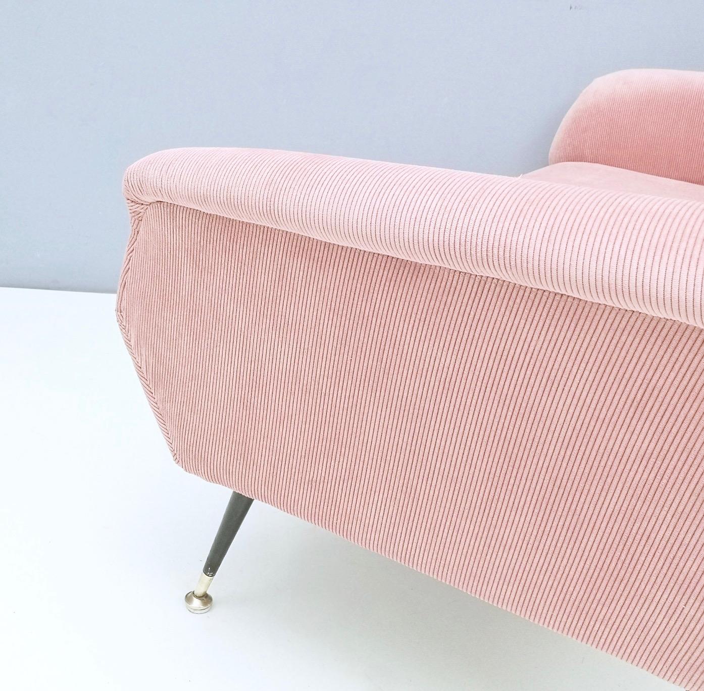 Newly Upholstered Pale Pink Velvet Sofa by Gigi Radice for Minotti, Italy, 1950s 4