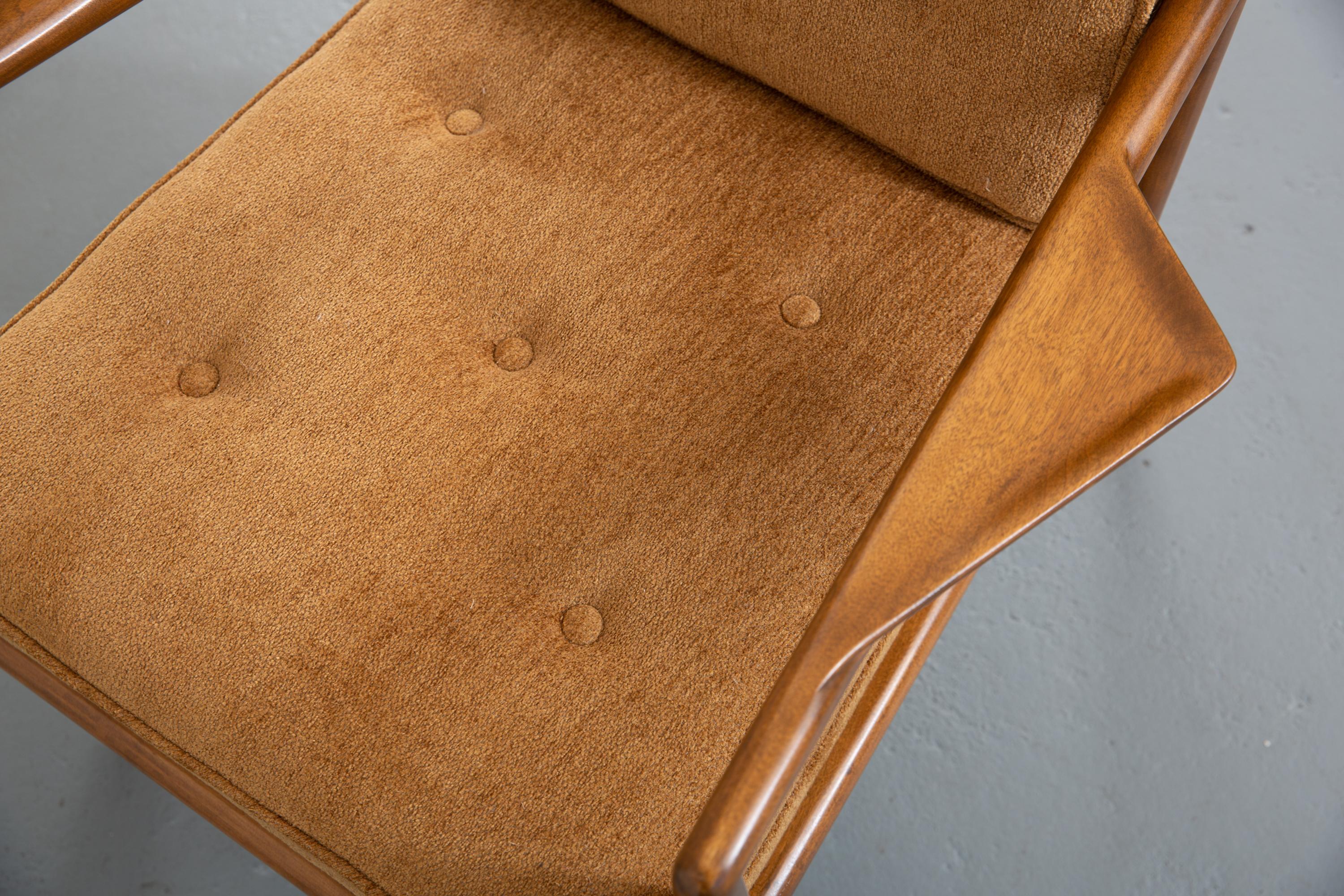 Newly Upholstered Rare T.H. Robsjohn-Gibbings Model 1716 for Widdicomb Armchair  In Good Condition In New York, NY