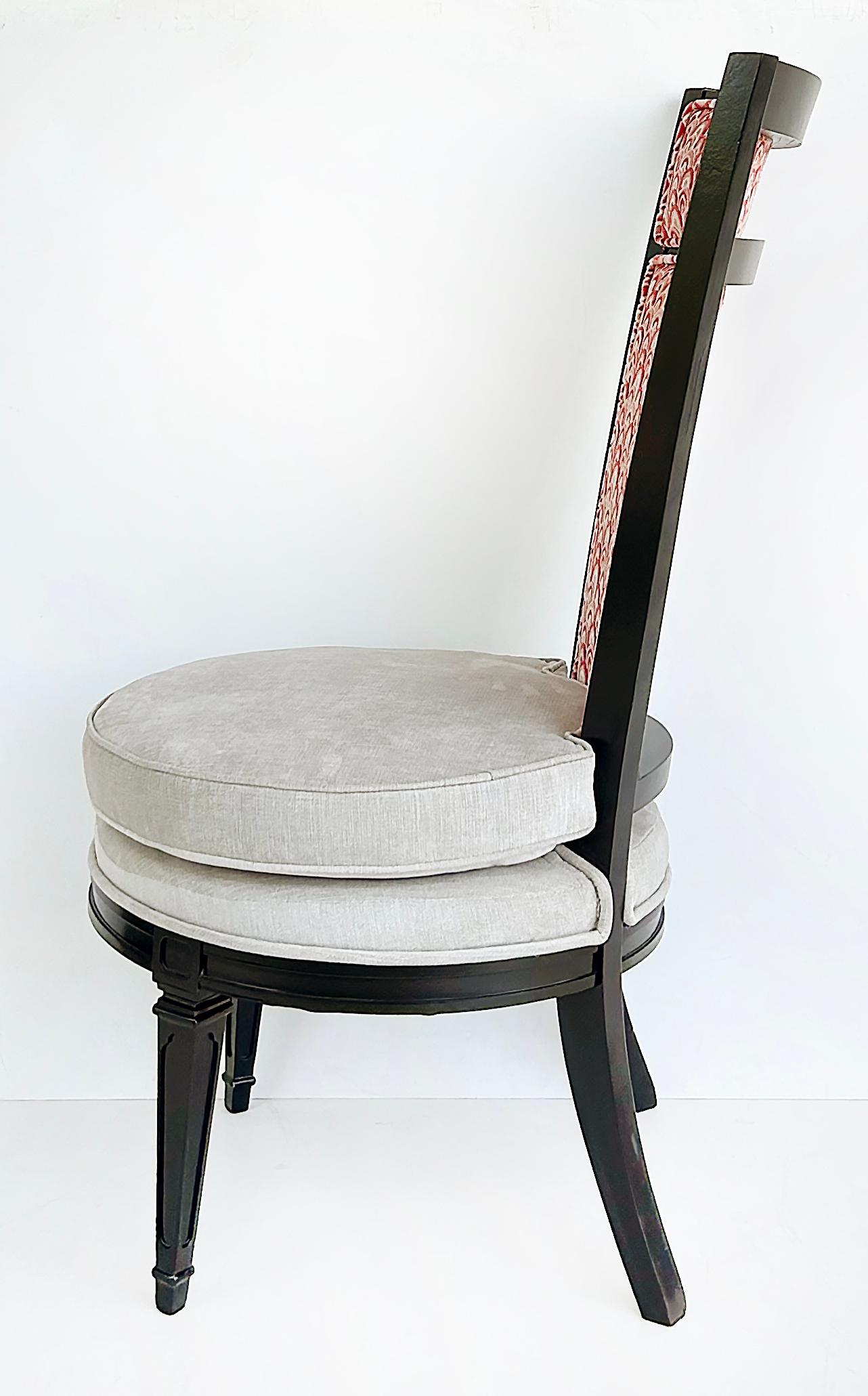 Ensemble récemment tapissé de 8 chaises de salle à manger Art déco provenant d'une propriété du sud de la Floride en vente 9