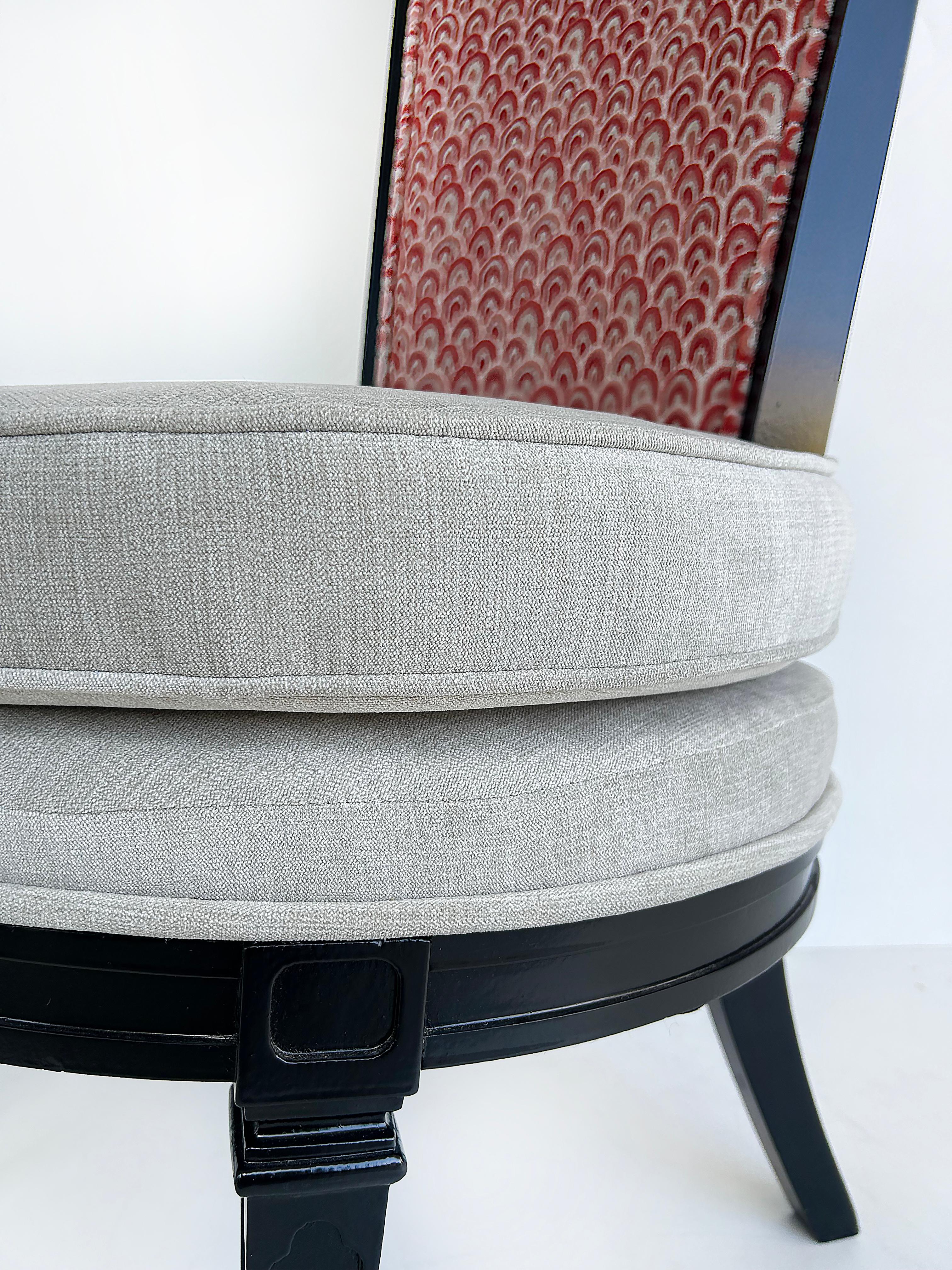 Ensemble récemment tapissé de 8 chaises de salle à manger Art déco provenant d'une propriété du sud de la Floride en vente 13