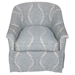 Paire de fauteuils de canapé nouvellement tapissés en tissu Opuzen Mist