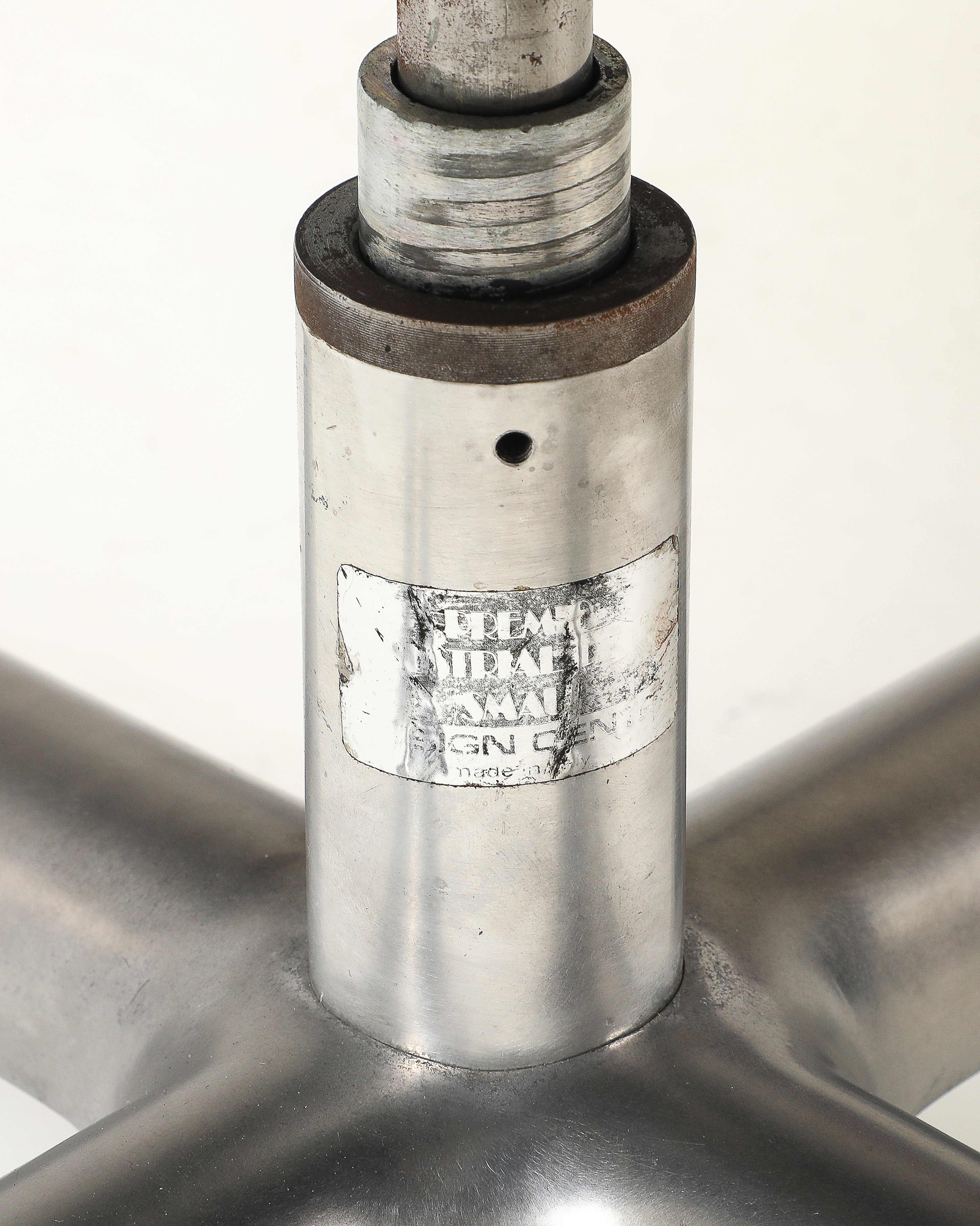 Silla de escritorio giratoria recién tapizada de Ettore Sottsass, Italia, c. 1970 Acero en venta