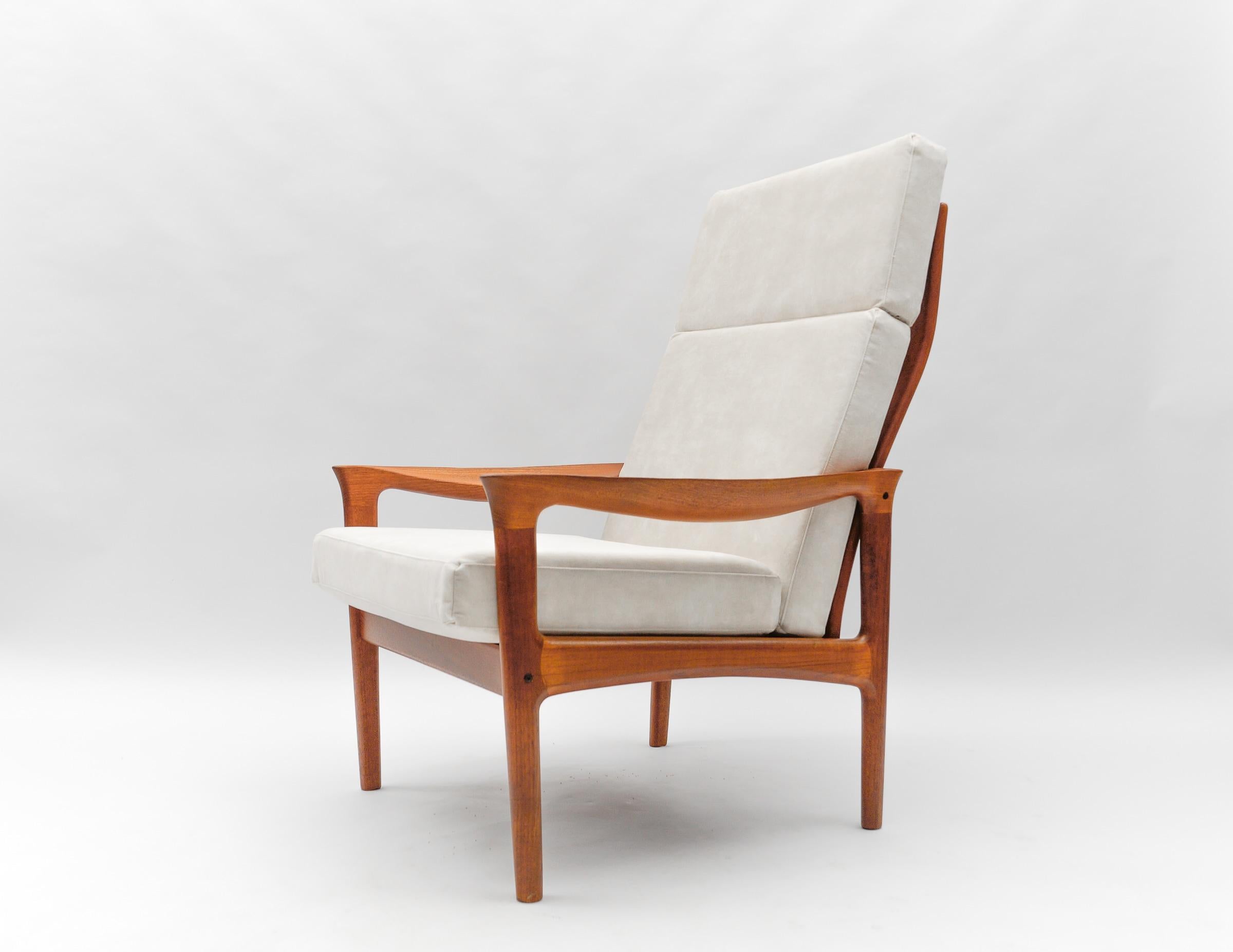 Newly Upholstered Teak High-Back Armchair, 1960s Denmark For Sale 6