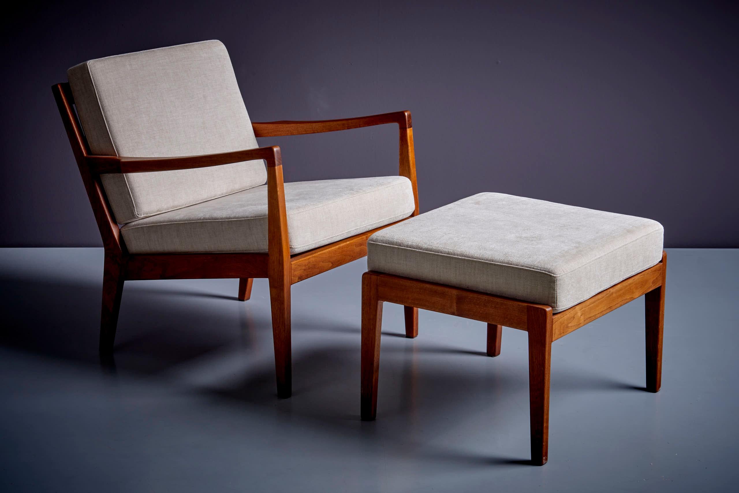 Newly Upholstered White Lounge Chair with Ottoman by Arden Riddle, 1960s For Sale 9