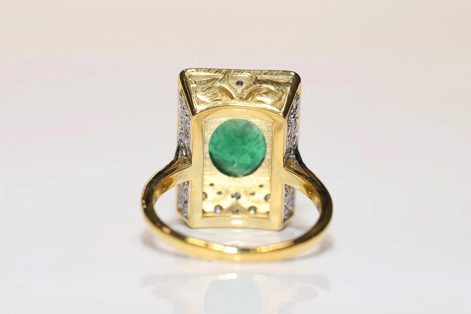 Brilliant Cut Newmade 18k Gold Natural Diamond And Emerald Decorated Ring For Sale