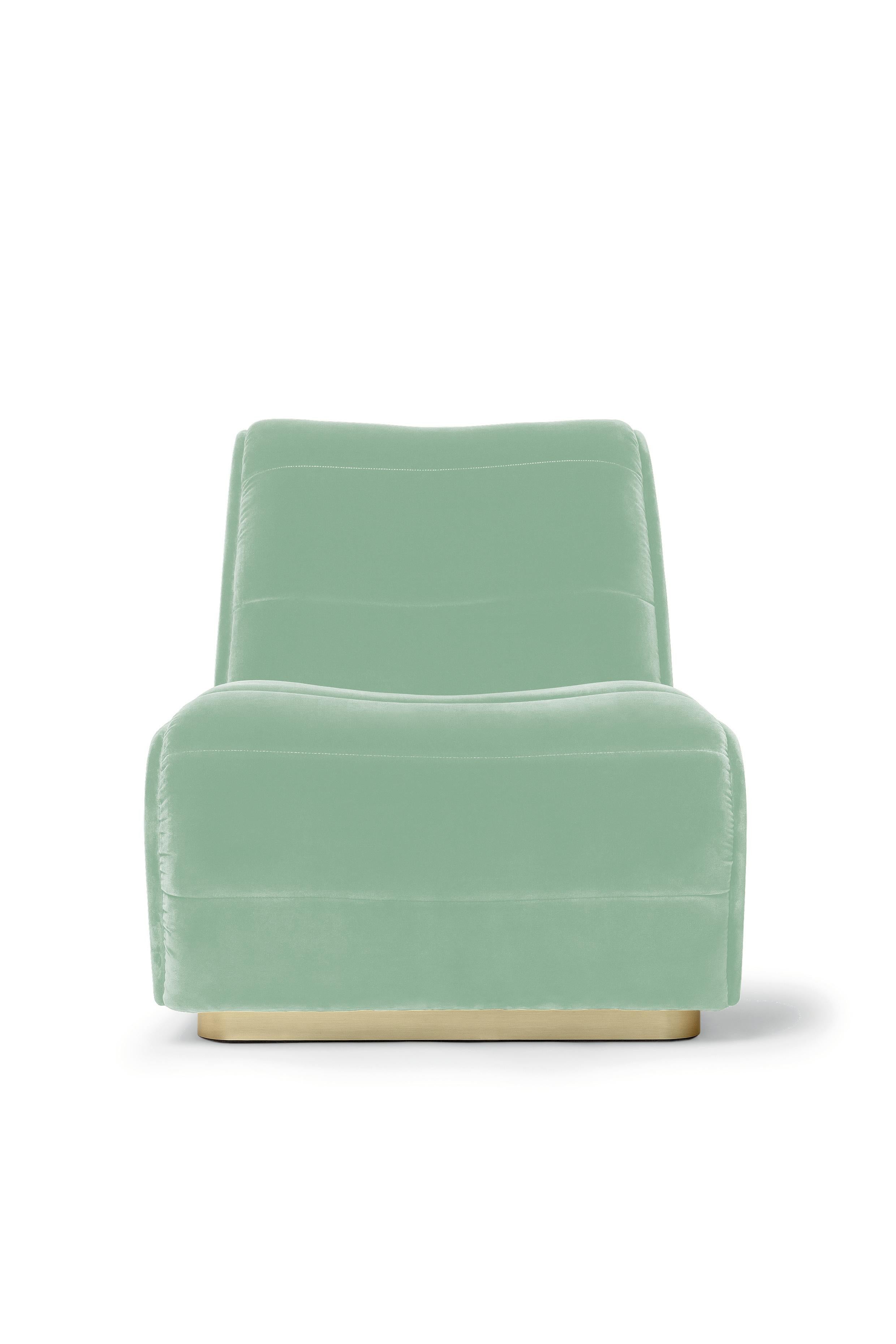 Sillón Newman by Munna
Dimensiones: P 93 x An 78 x Al 75 cm. SH: 43 cm.
Materiales: Madera, espuma, latón y tapicería.
Acabado: Terciopelo de algodón y latón cepillado.

Disponible en todos los tejidos Munna excepto en Seda salvaje. Disponible en el