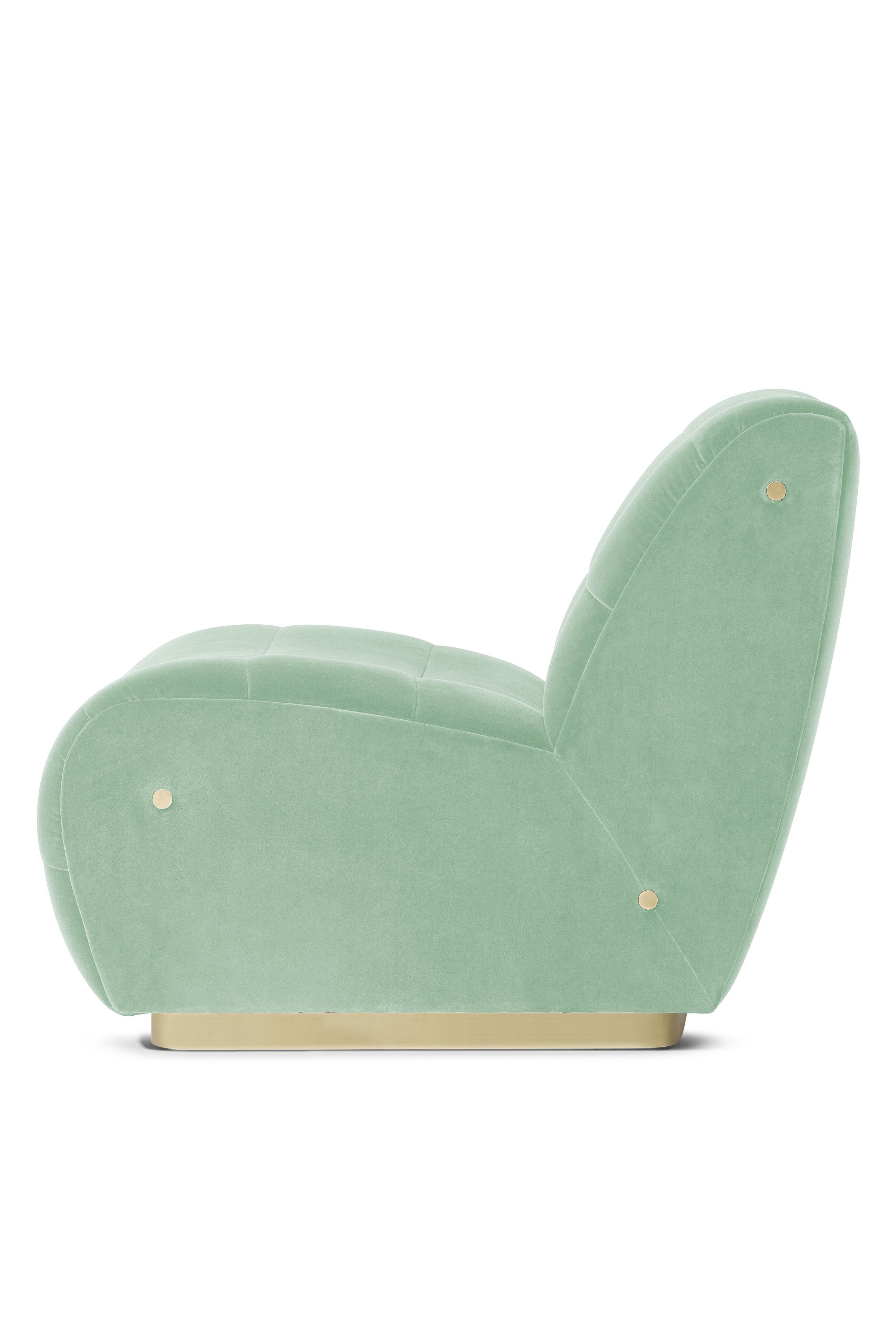 Sillón Newman by Munna
Dimensiones: P 93 x An 78 x Al 75 cm. SH: 43 cm.
Materiales: Madera, espuma, latón y tapicería.
Acabado: Terciopelo de algodón y latón cepillado.

Disponible en todos los tejidos Munna excepto en Seda salvaje. Disponible en el