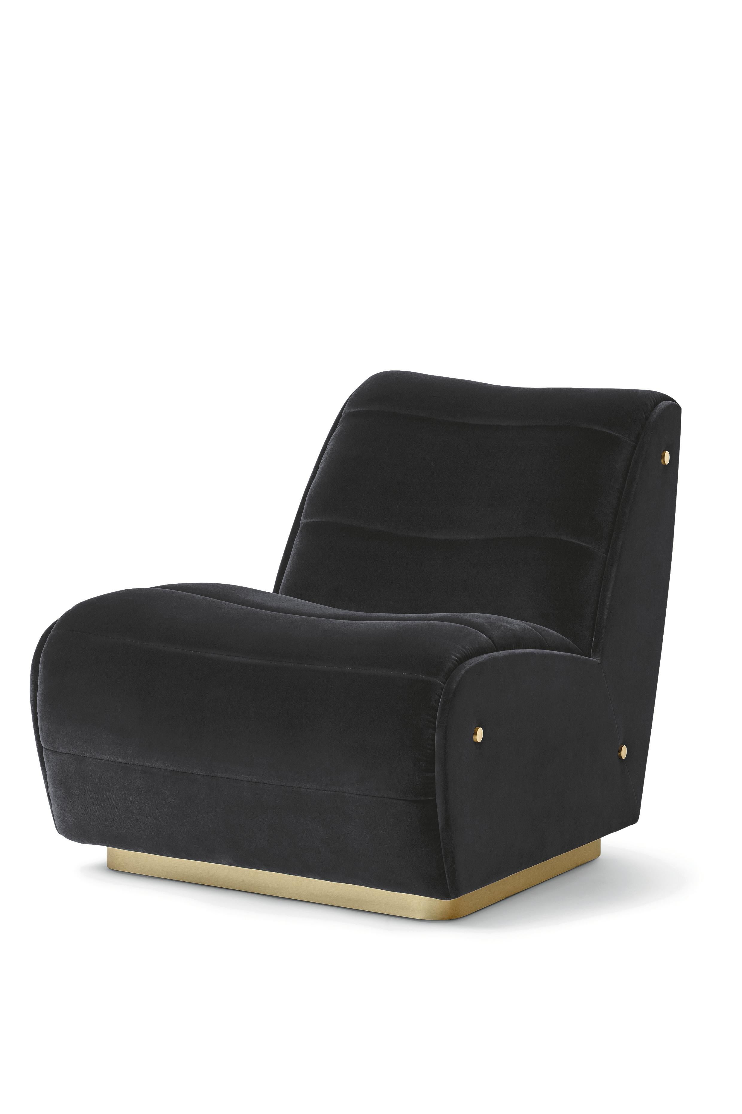Poltrona Newman di Munna
Dimensioni: P 93 x L 78 x H 75 cm. SH: 43 cm.
Materiali: Wood, schiuma, ottone e imbottitura.
Finitura: Velluto di cotone e ottone spazzolato.

Disponibile in tutti i tessuti Munna, ad eccezione della seta selvatica.