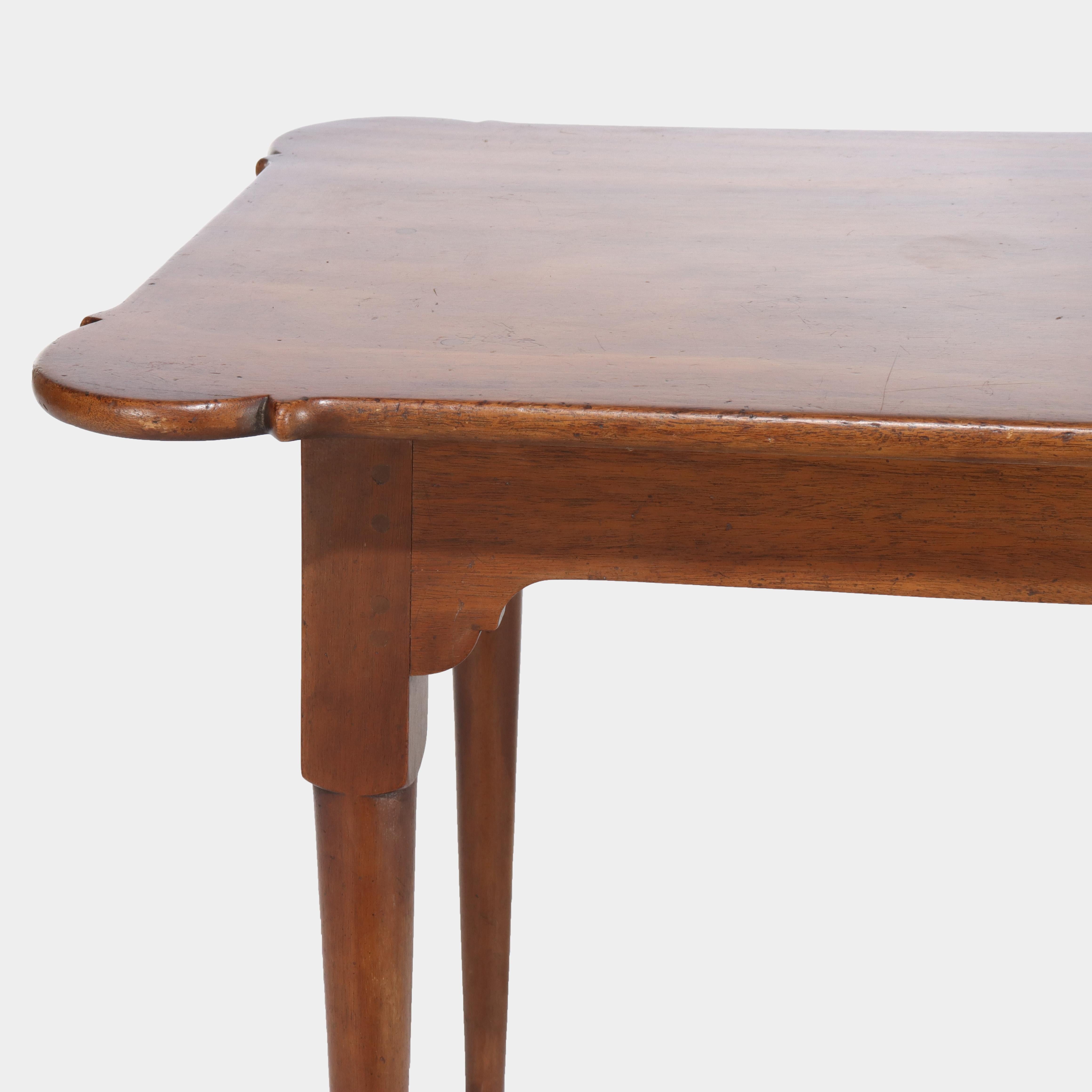 Kittinger collection Newport style Queen Anne table d'appoint en acajou C1930 en vente 6