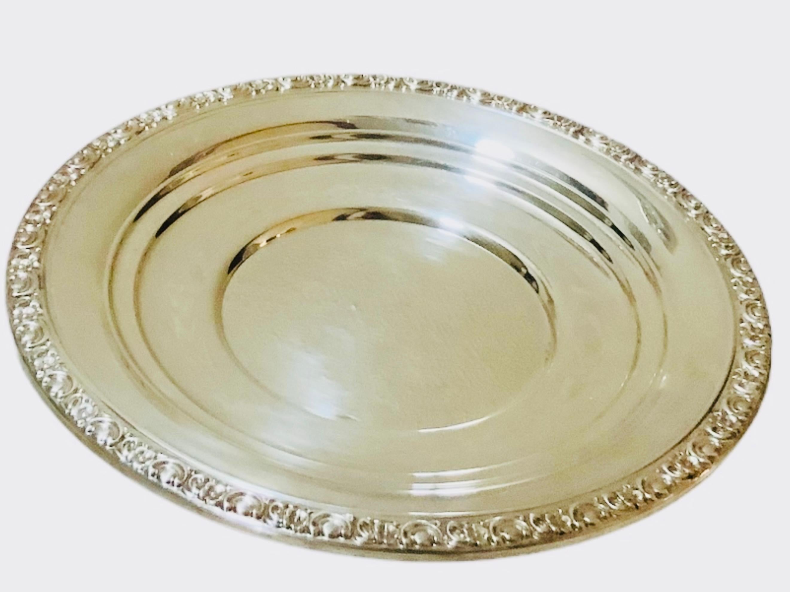 Newport Sterling Silver Round Plate In Good Condition For Sale In Guaynabo, PR