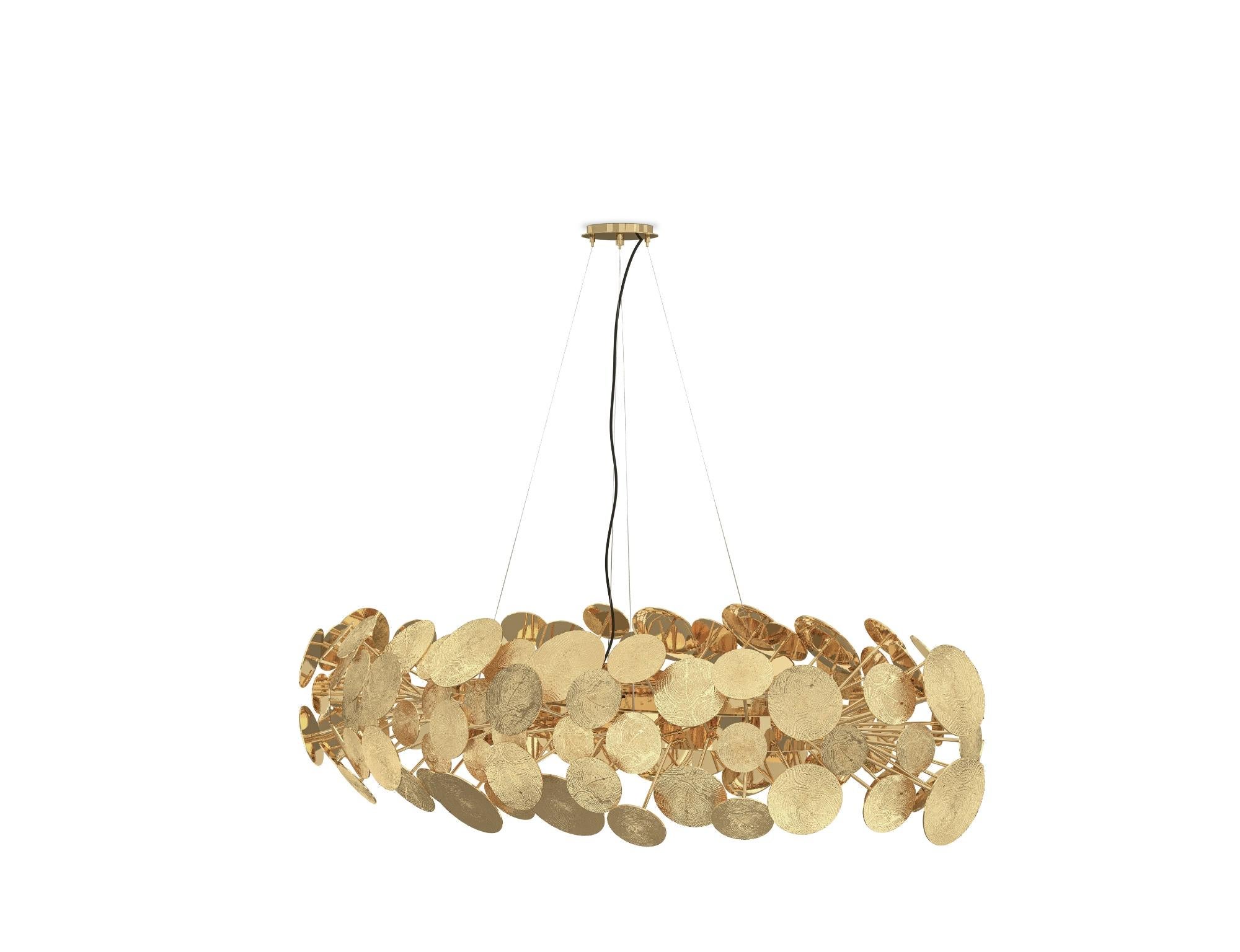 We take great pride in designing modern luxury pieces, working with special materials using artisan techniques. The Newton chandelier is a unique handcrafted piece that reflects the best of Portuguese metalwork, authenticating Boca do Lobo’s core
