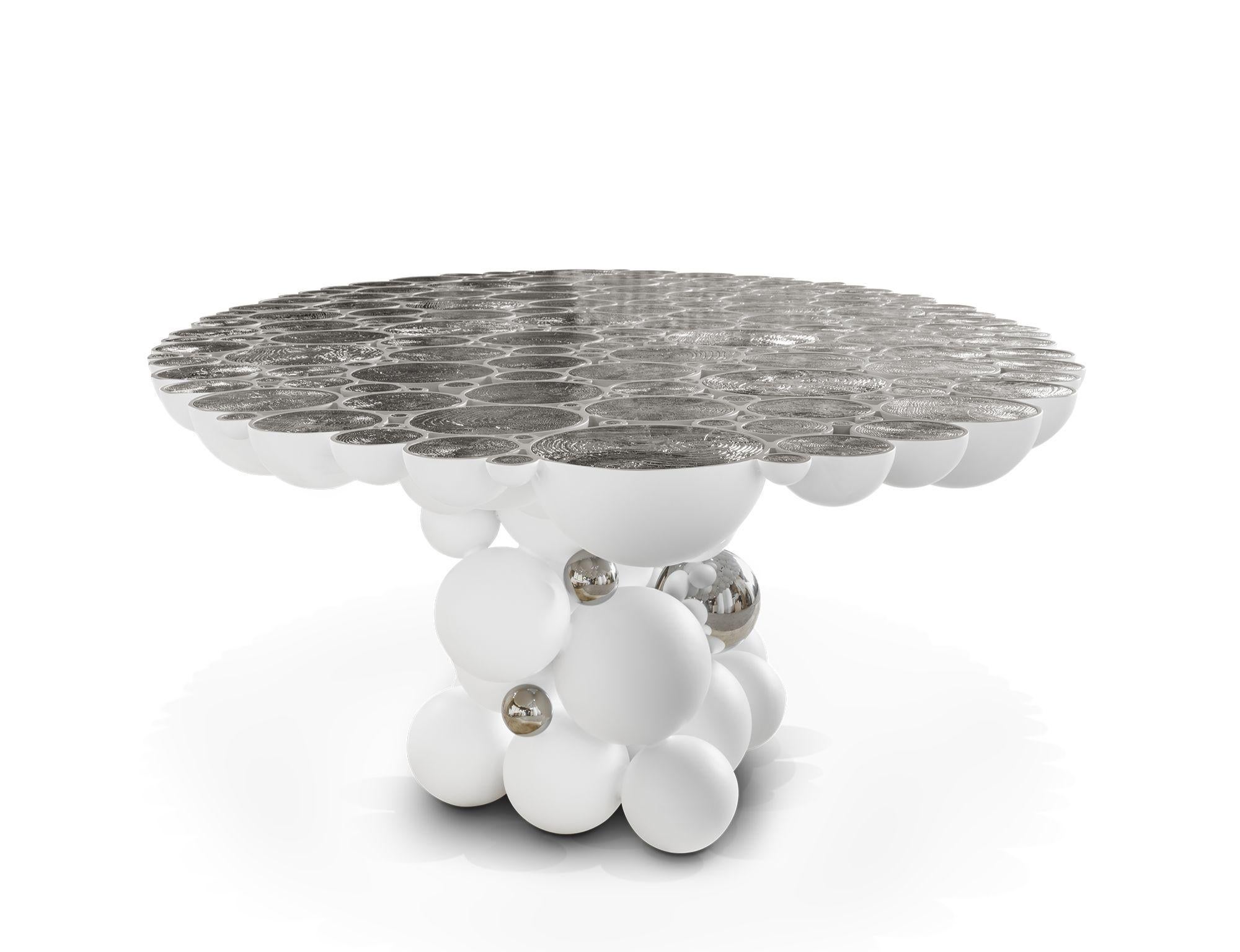 Table de salle à manger Newton blanche en aluminium plaqué or, fabriquée à la main, Boca do Lobo en vente 1