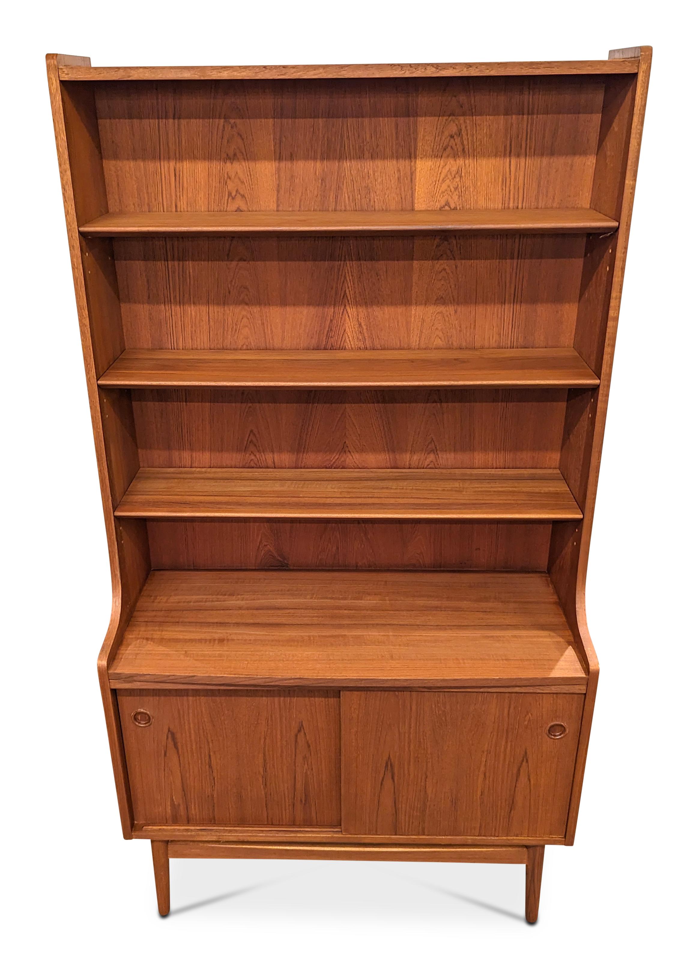 Nexo Teak Bookcase Johannes Sorth - 022439 Vintage Danish In Good Condition In Jersey City, NJ