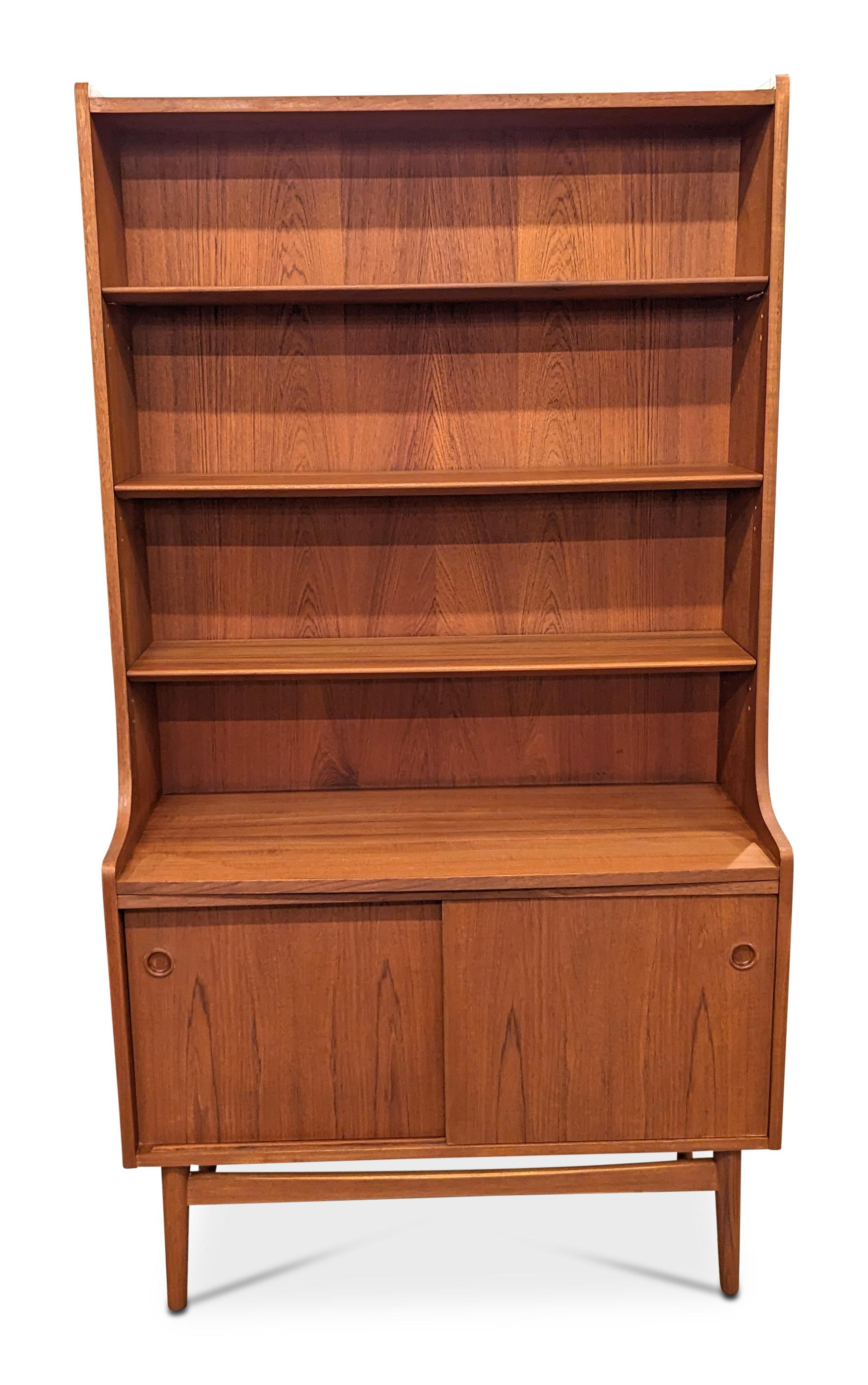 Mid-20th Century Nexo Teak Bookcase Johannes Sorth - 022439 Vintage Danish