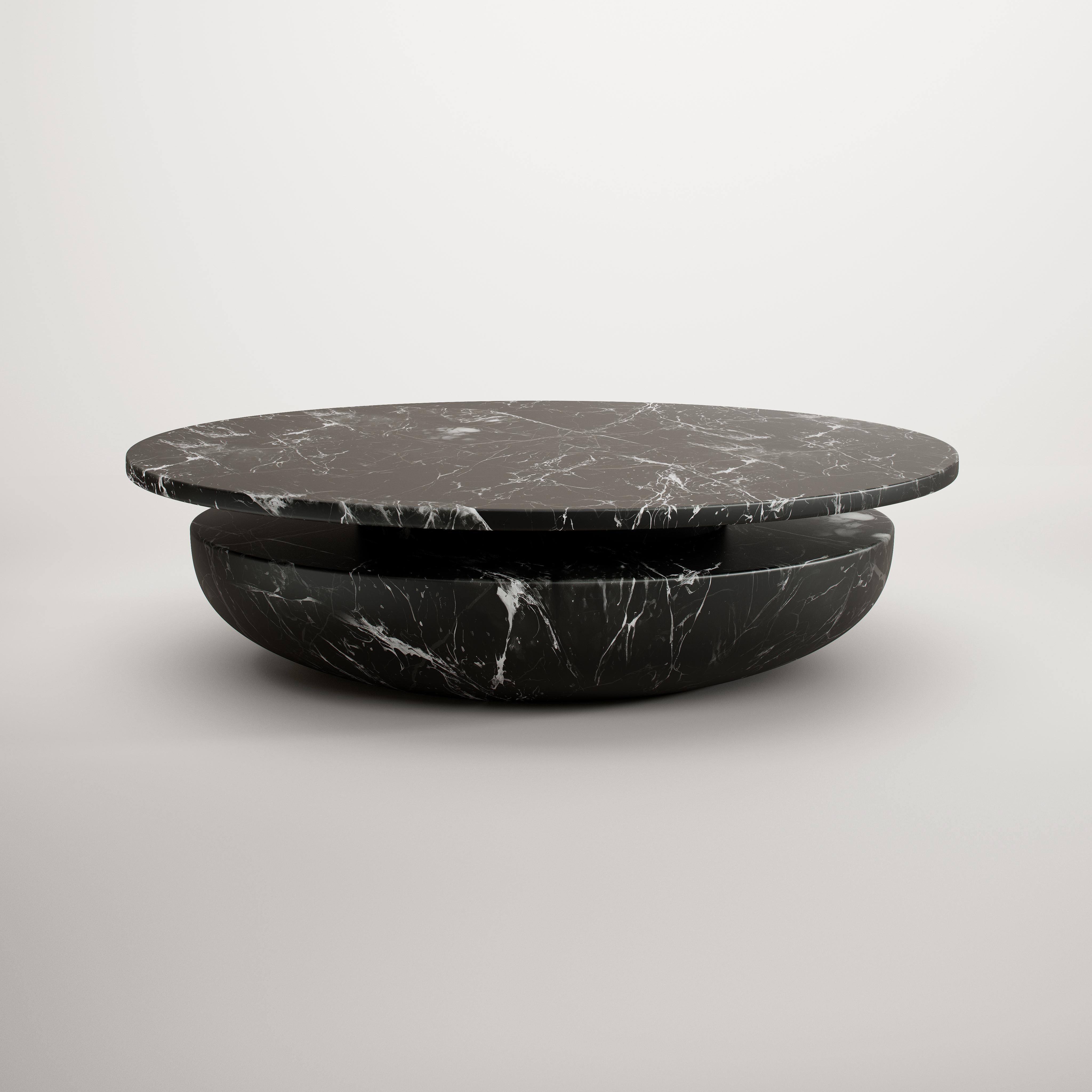 Next Table basse de Verena Brausch
Edition limitée à 12 exemplaires
Dimensions : D 100 x L 130 x H 34 cm.
Matériaux : Marbre Marquina Unito.

Verena Brausch apporte une énergie nouvelle et un objectif singulier. Sa principale motivation vient de son