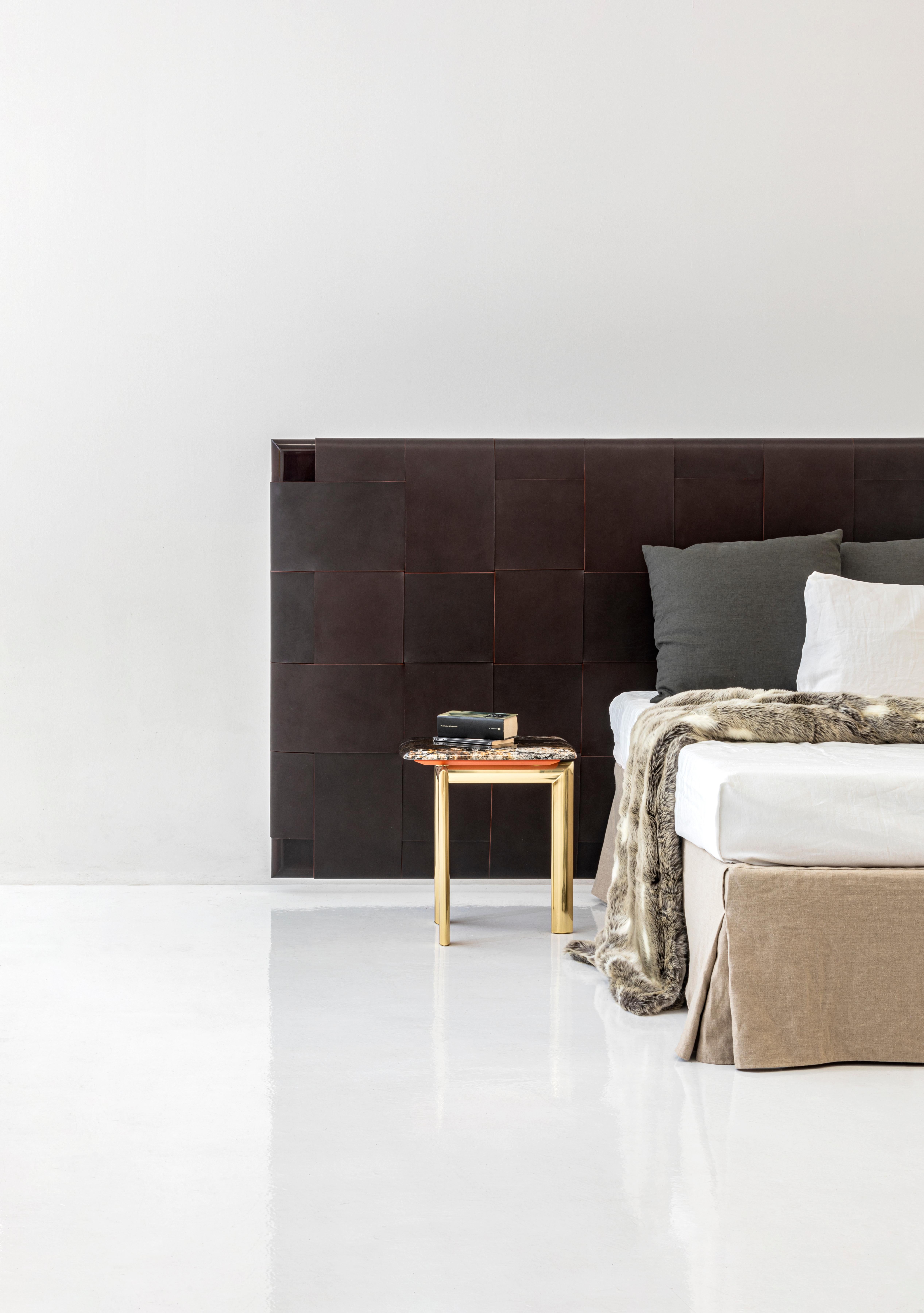 Moderne Nexus, une tête de lit surdimensionnée en cuir tissé en vente