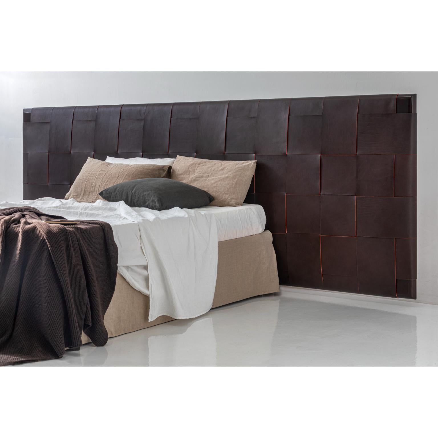 Nexus Leinen Master 01 Gepolstertes und Lederbett mit Kopfstütze von Casa Casati (Italienisch) im Angebot