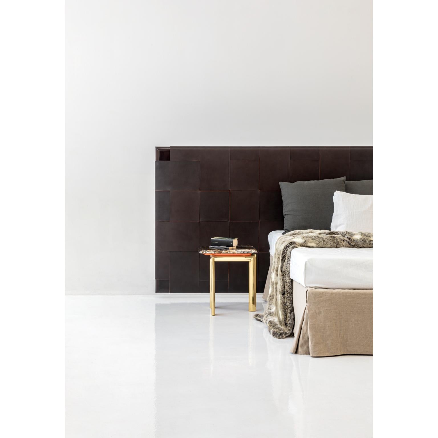 Nexus Leinen Master 01 Gepolstertes und Lederbett mit Kopfstütze von Casa Casati im Zustand „Neu“ im Angebot in Geneve, CH