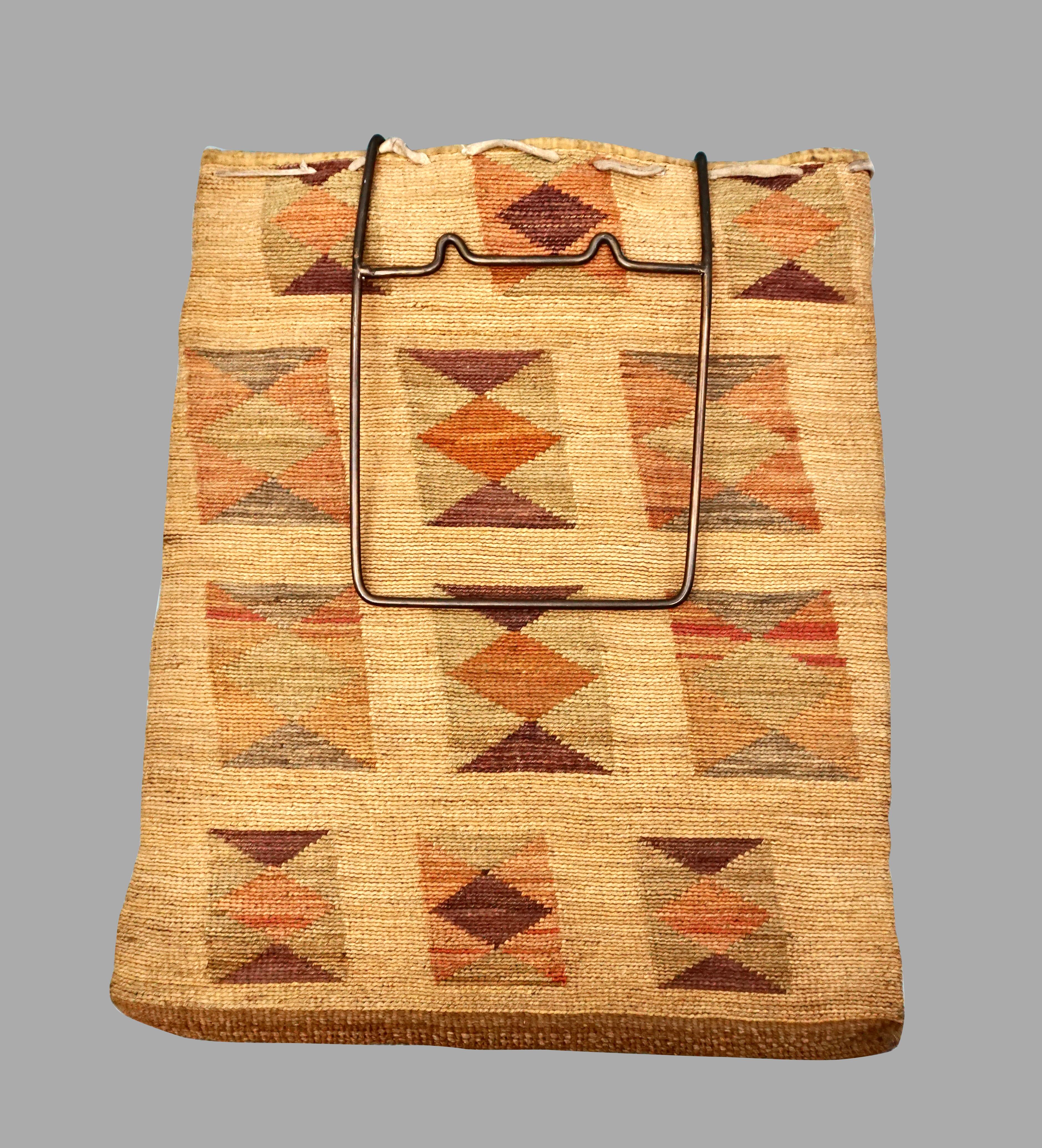 Nez Perce Cornhusk Bag, 19th Century 1