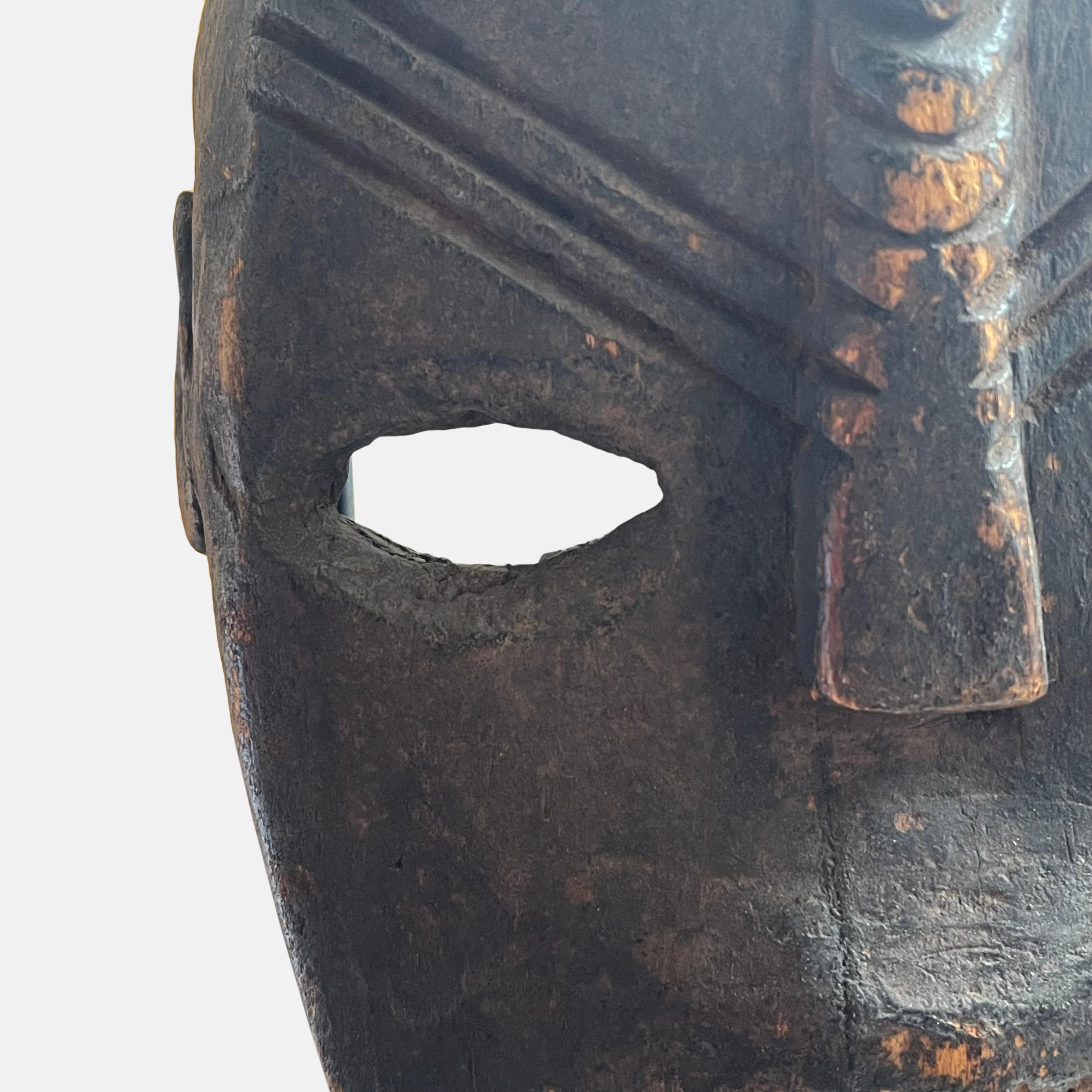 Máscara tribal congoleña Ngbaka para rituales de iniciación, principios del siglo XX en venta 4