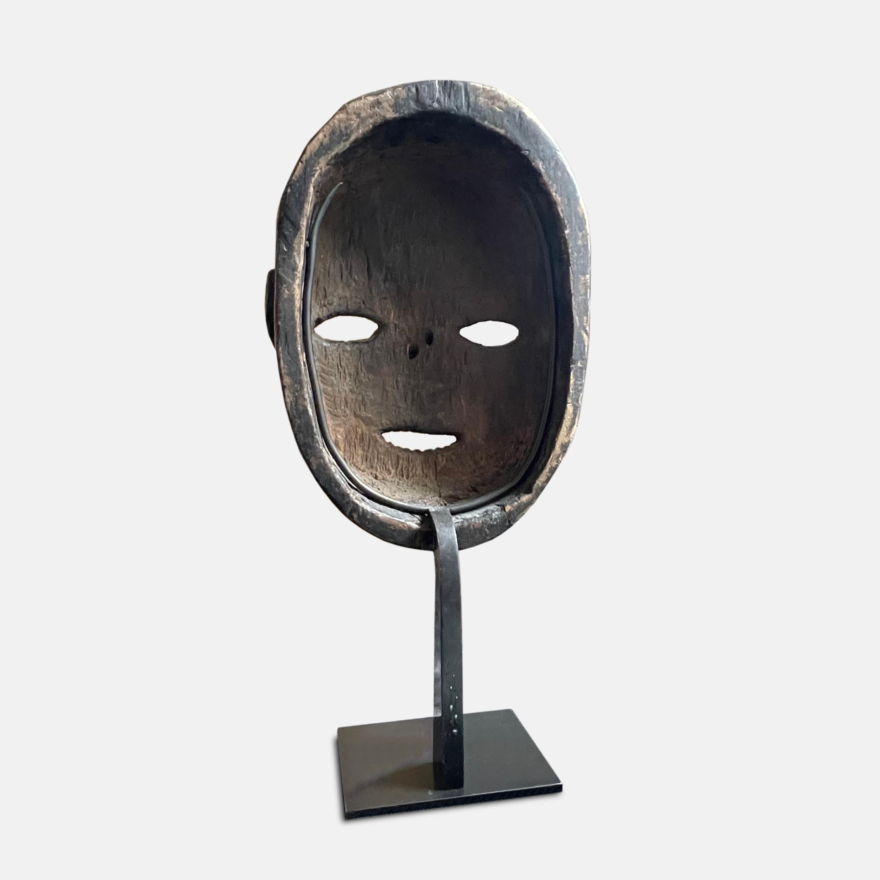 Máscara tribal congoleña Ngbaka para rituales de iniciación, principios del siglo XX Congoleño en venta