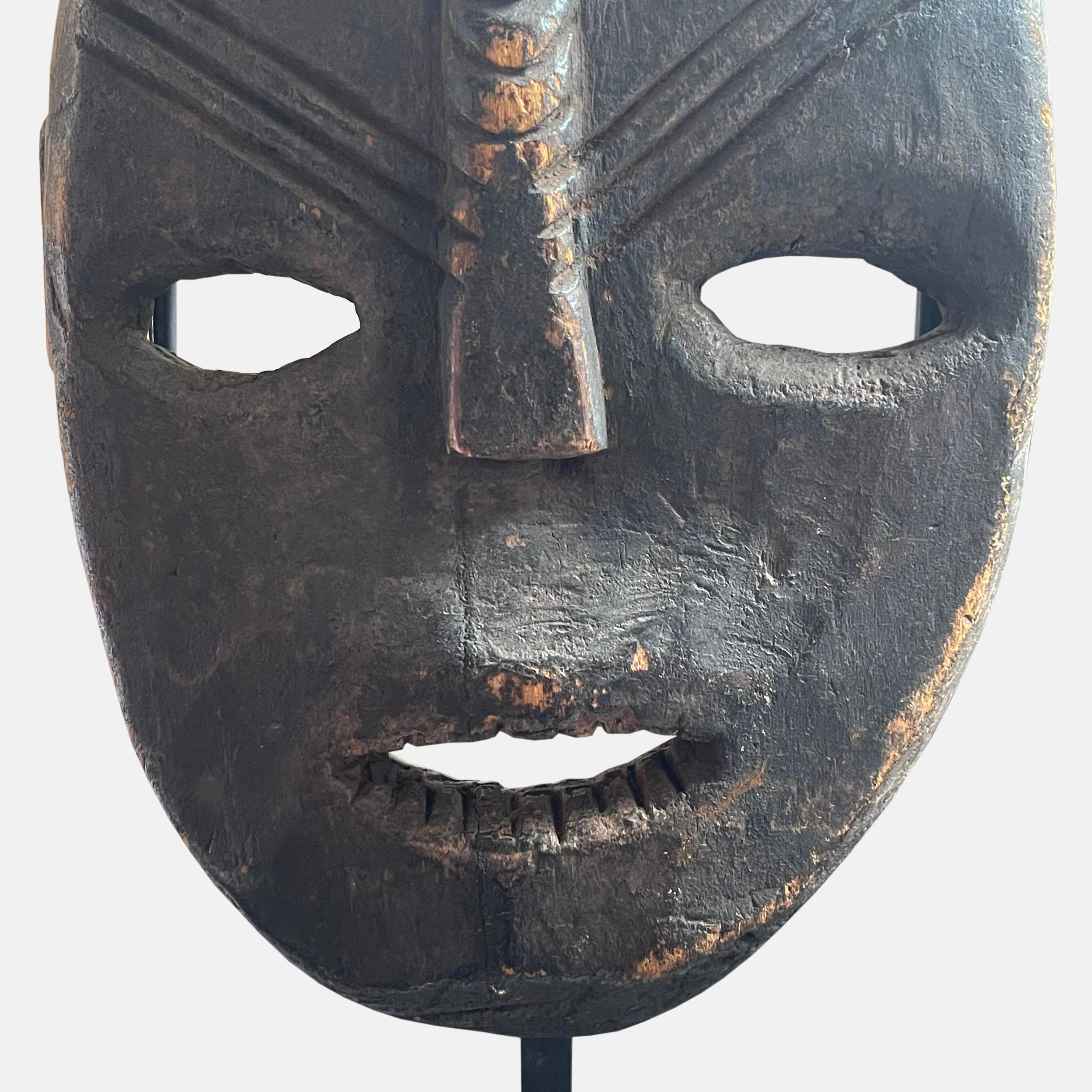 Máscara tribal congoleña Ngbaka para rituales de iniciación, principios del siglo XX en venta 2