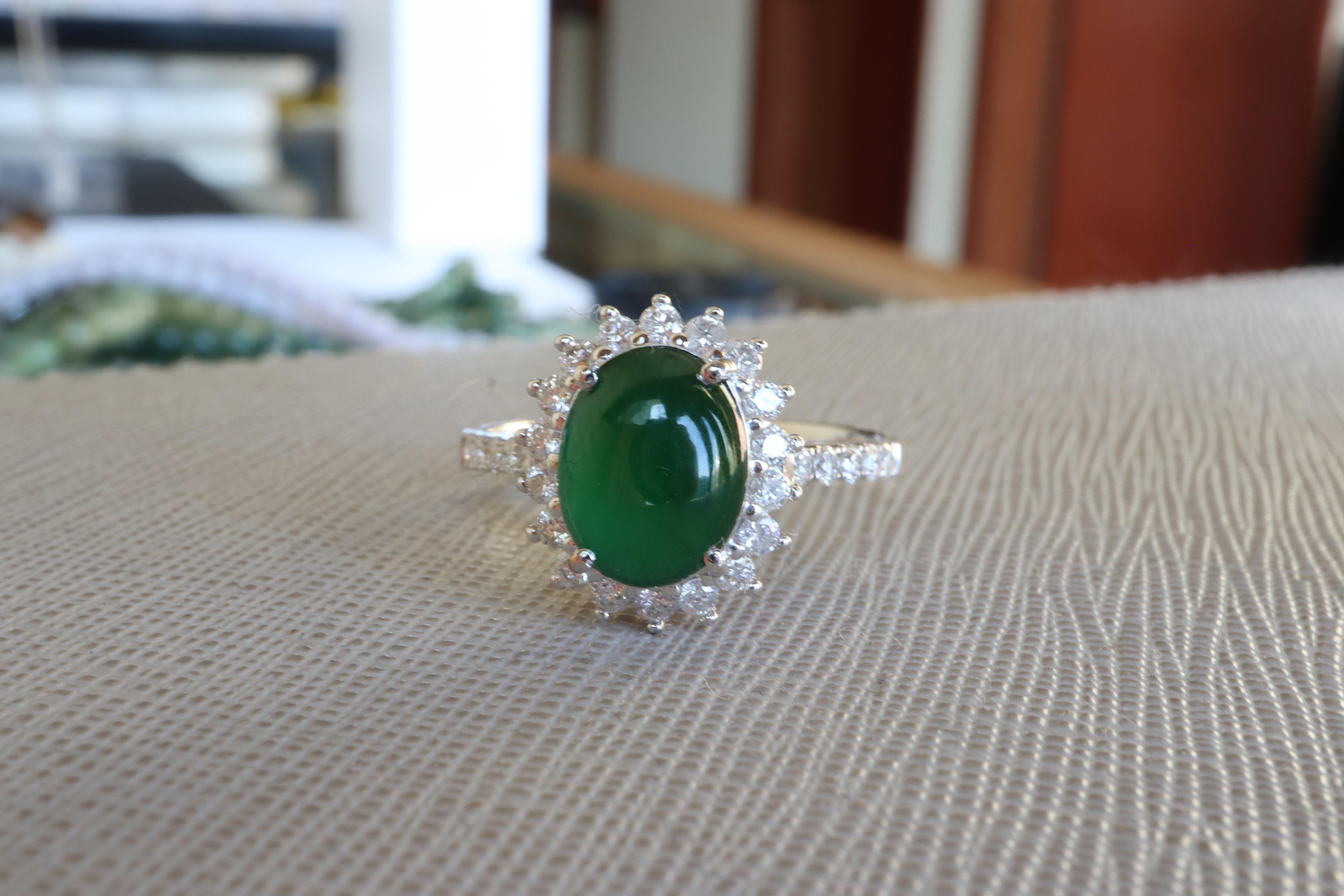 Cabochon NGI certified 1.55Ct Burma TypeA Jadeite Jade ring with natural diamonds in 18k For Sale