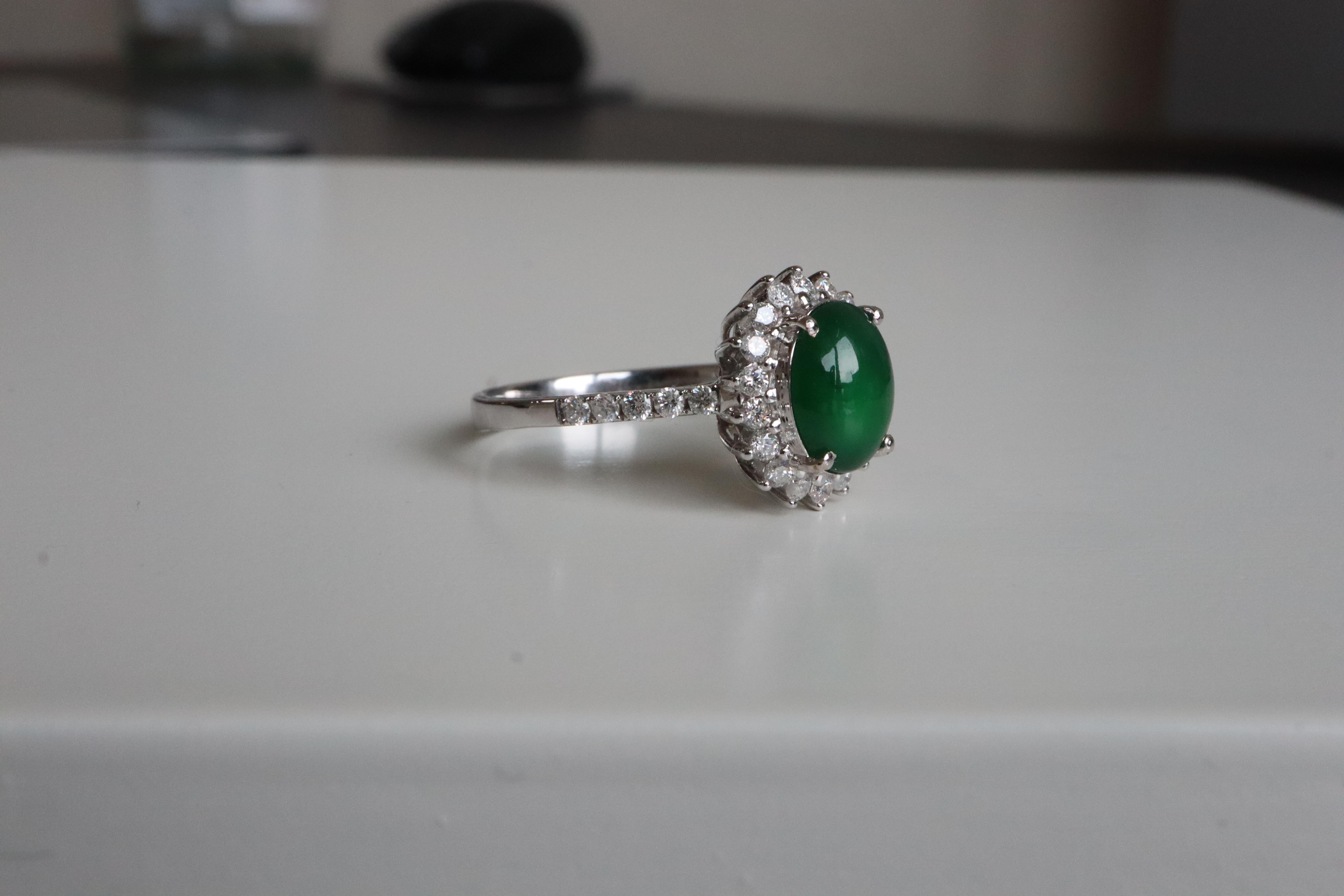 Women's NGI certified 1.55Ct Burma TypeA Jadeite Jade ring with natural diamonds in 18k For Sale