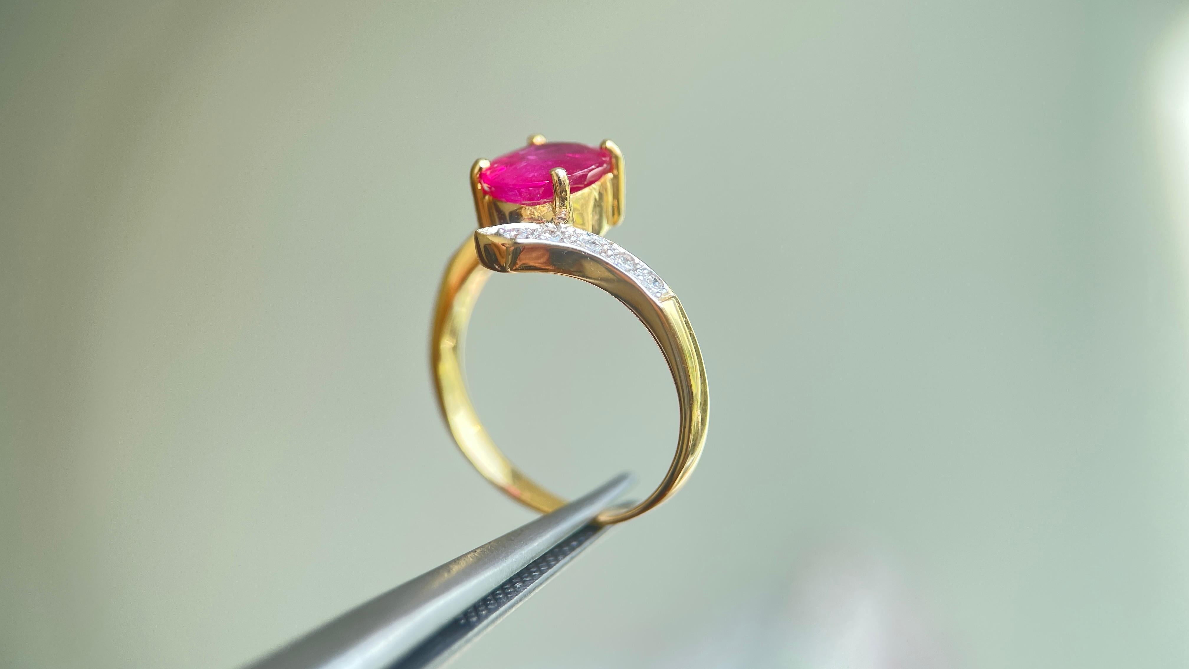 NGI-zertifiziert 1,58ct Burma erhitzt Rubin und natürlichen Diamanten Ring in 18K Gold (Art déco) im Angebot