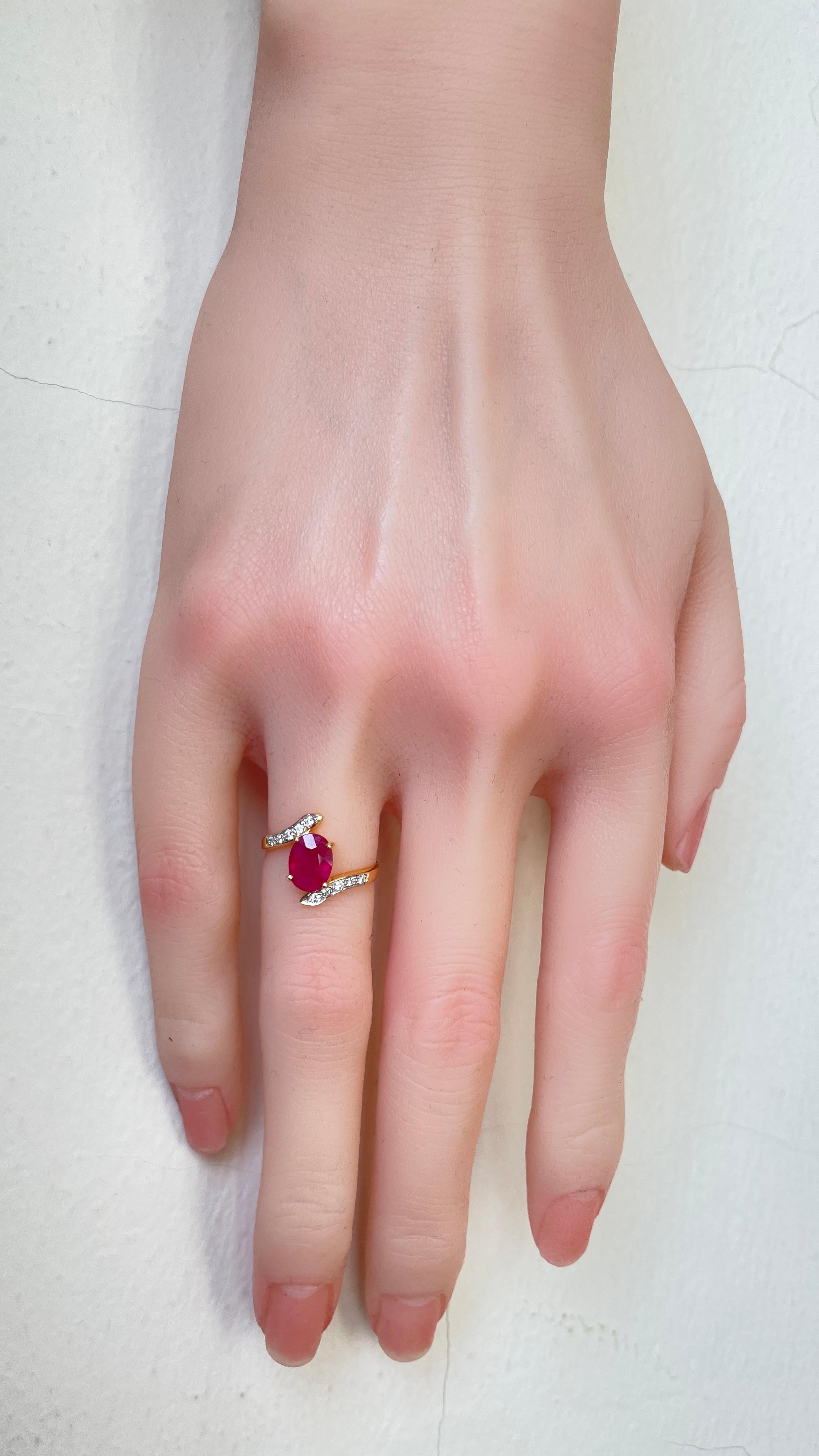 NGI-zertifiziert 1,58ct Burma erhitzt Rubin und natürlichen Diamanten Ring in 18K Gold Damen im Angebot