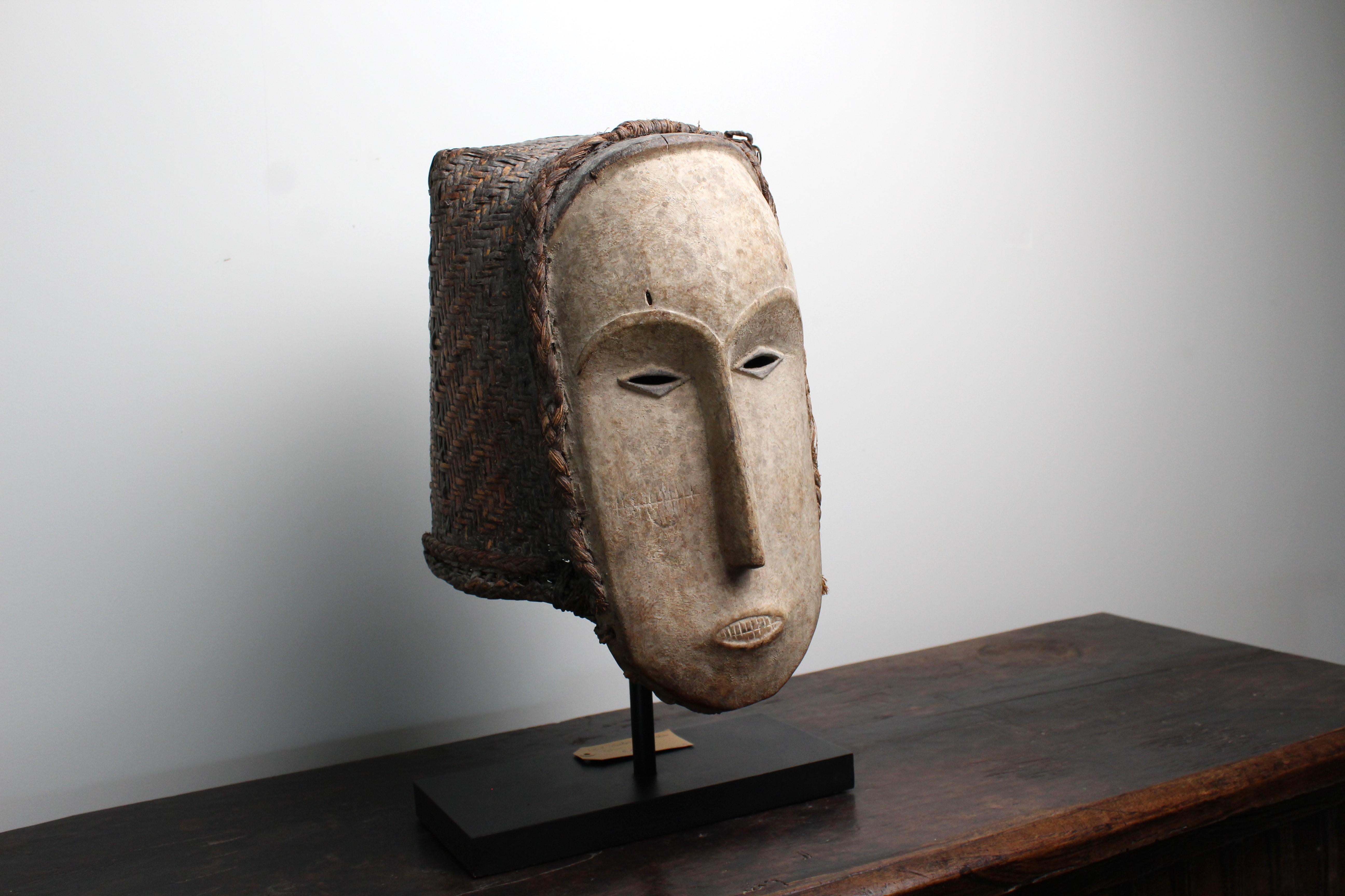 The Ngil masks are traditional masks belonging to the Fang tribe, an ethnic group primarily residing in Gabon, Equatorial Guinea, Cameroon, and Congo-Brazzaville. These masks are used during Ngil rituals, which are aimed at unmasking and punishing