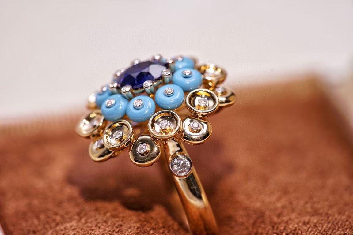 NGL Certified 18K Gold Unheated Sapphire & Turquoise Cocktail Ring with Diamonds In New Condition For Sale In Kowloon, HK