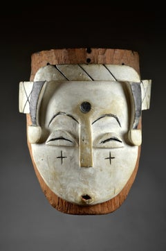 Ngontang / Fang Mask