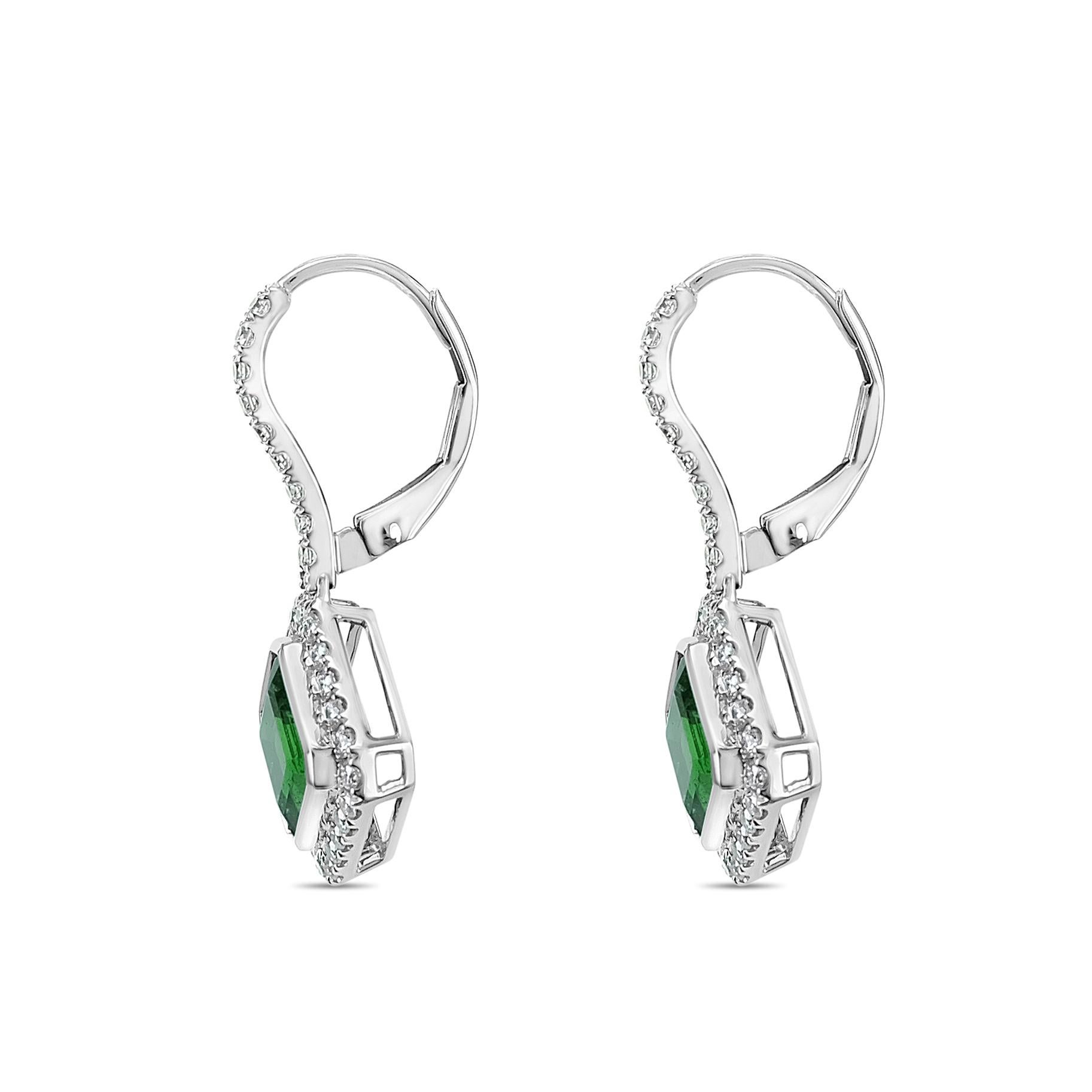 NGTC-zertifizierter 3,73 Karat grüner Smaragd und Diamant Klassischer Ohrhänger (Art nouveau) im Angebot