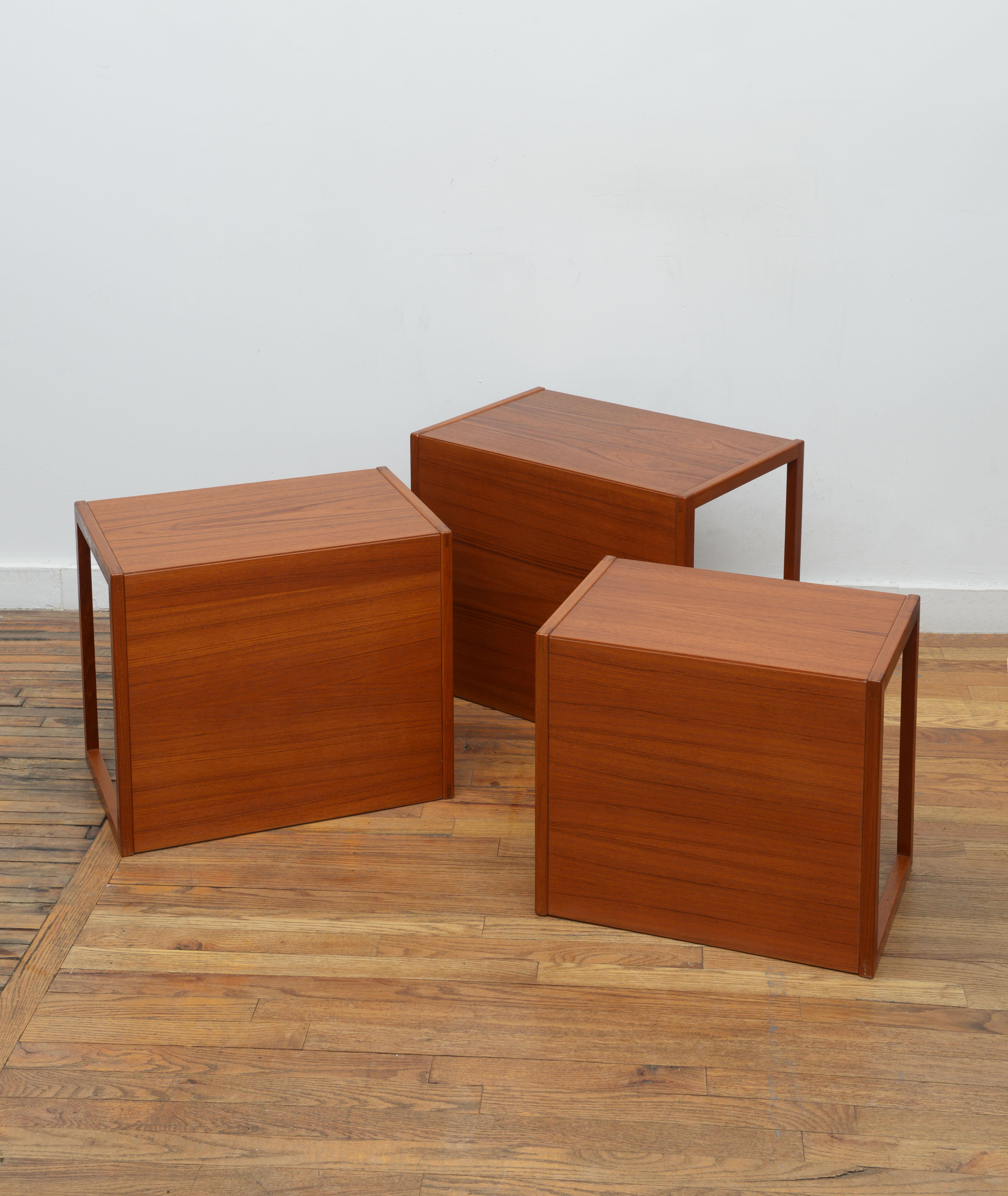 Mid-Century Modern NH Collection Danish Set of 3 Double Sided Teak Nesting Tables 1960s, 'Signed' For Sale