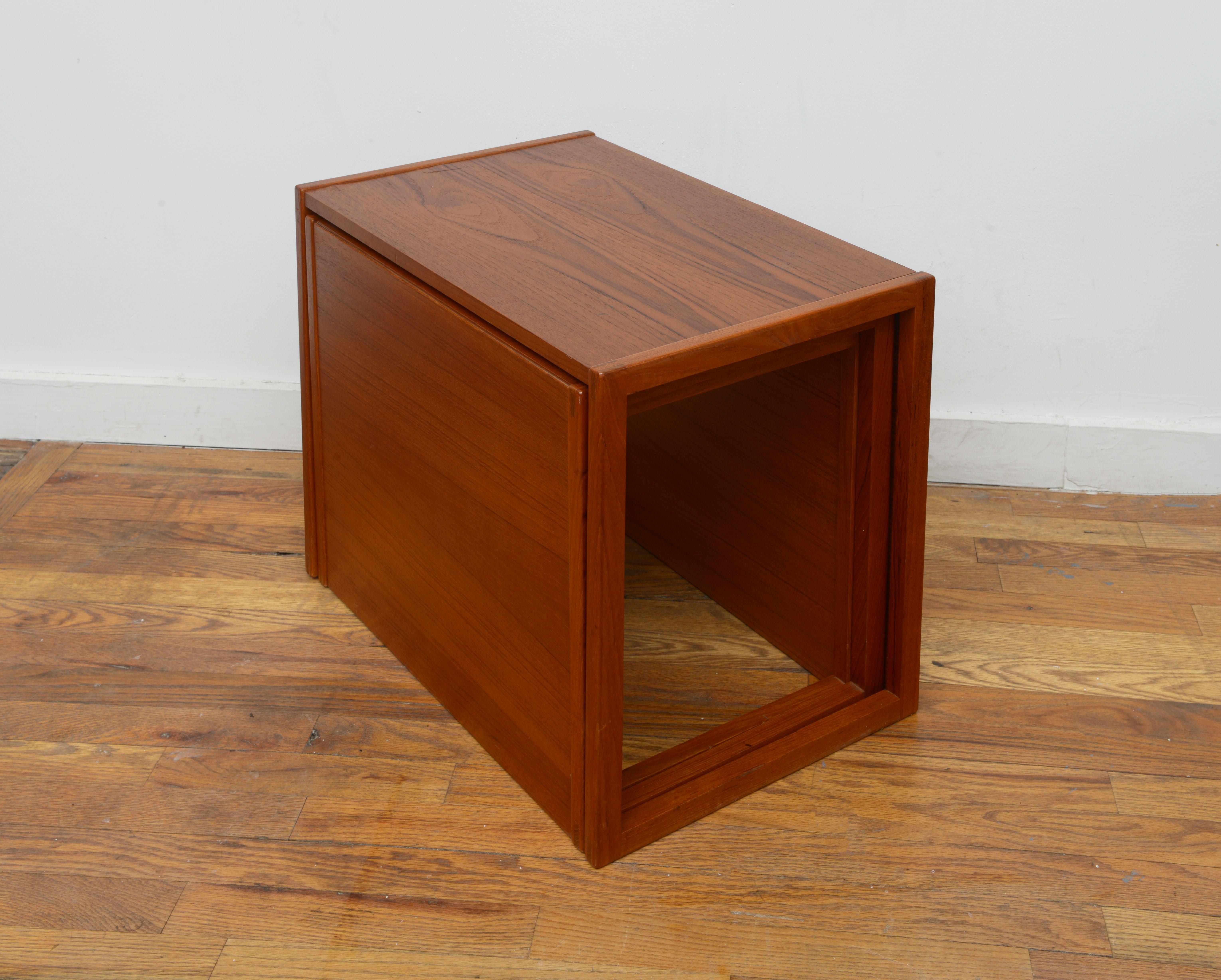 Hand-Crafted NH Collection Danish Set of 3 Double Sided Teak Nesting Tables 1960s, 'Signed' For Sale