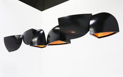 Niamh Barry, Blackscape, Hängeleuchte-Skulptur, Irland, 2023