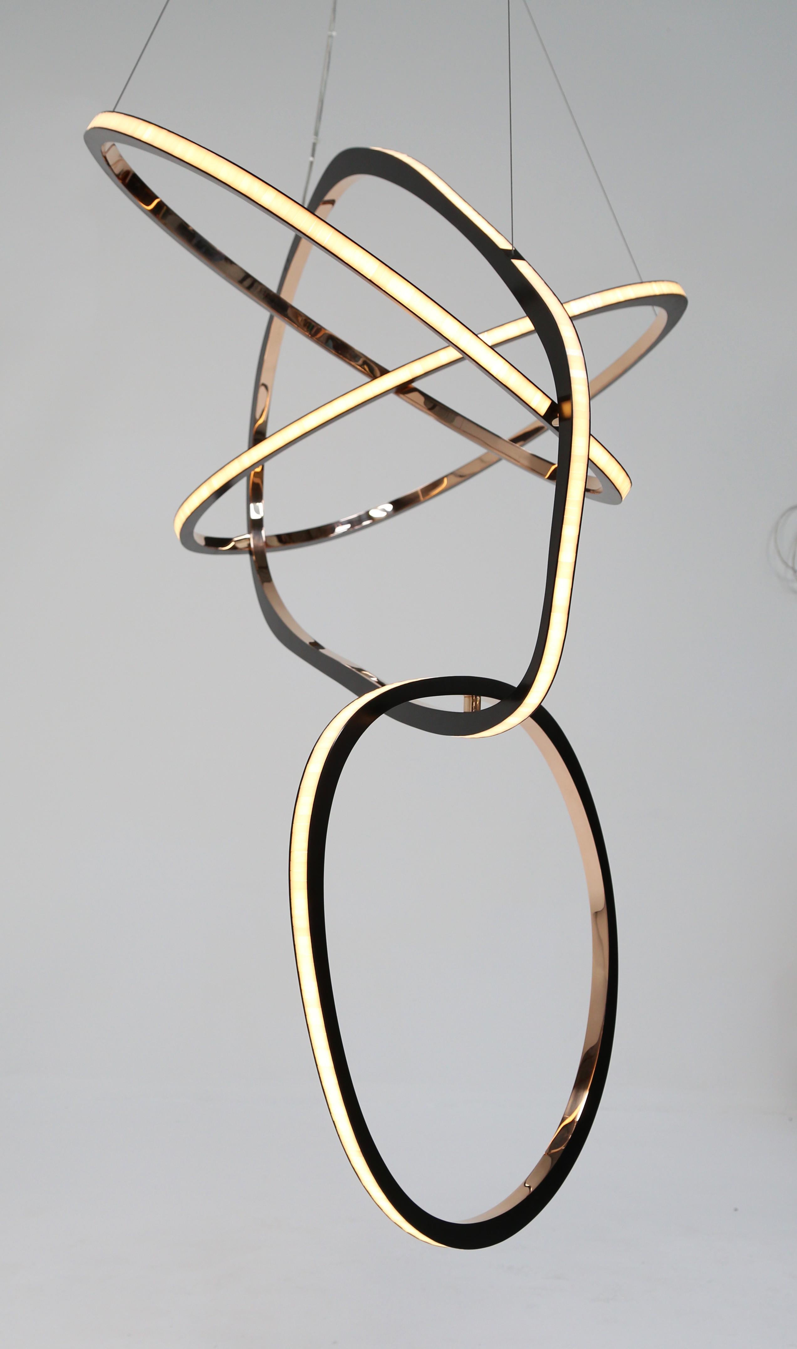 Irish sculptor Niamh Barry is inspired by natural forms, and she often conveys human motion with ellipses of fluid, sinuous lines (similar to those used in rapid anatomical drawings) that shed the rigidity of symmetrical geometries. She further