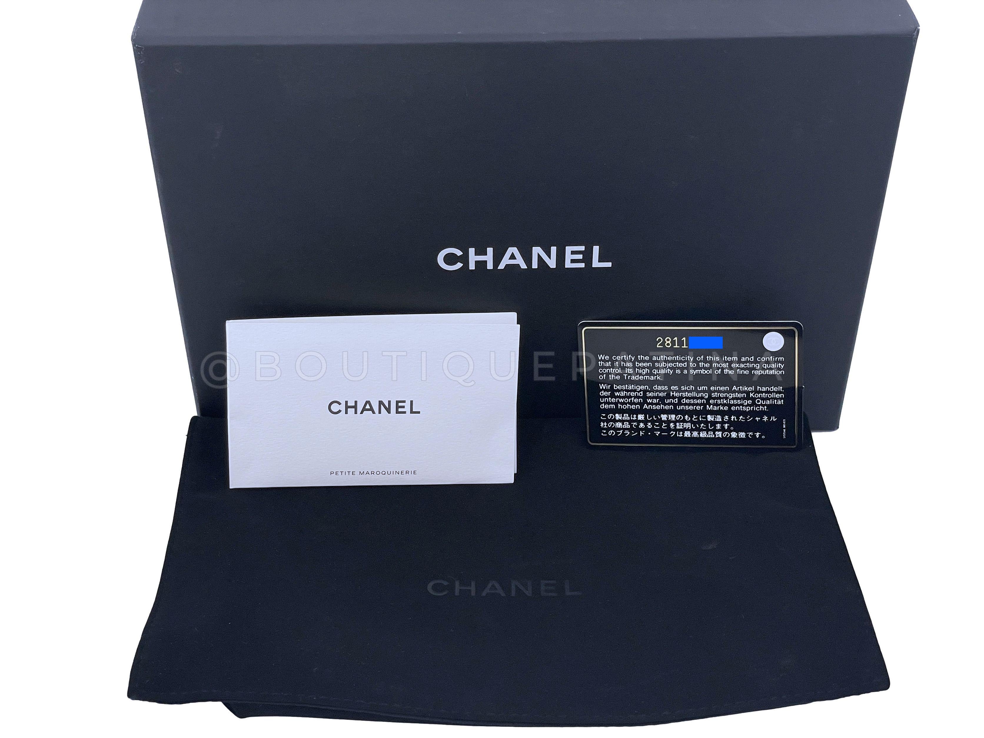 NIB 19A Chanel Reissue Waist Bag Fanny Pack Iridescent Sapphire Blue  64610 en vente 8