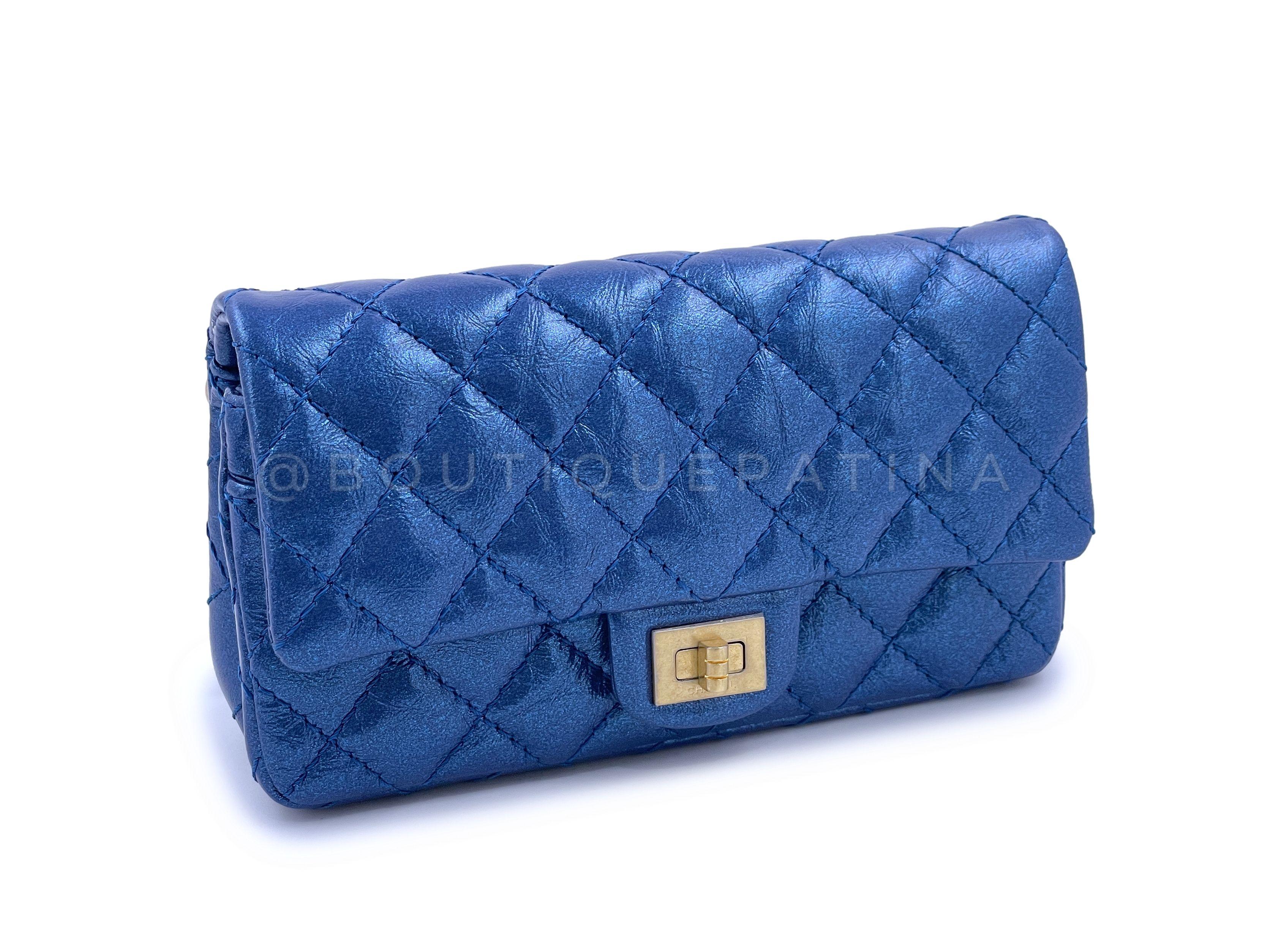 Bleu NIB 19A Chanel Reissue Waist Bag Fanny Pack Iridescent Sapphire Blue  64610 en vente