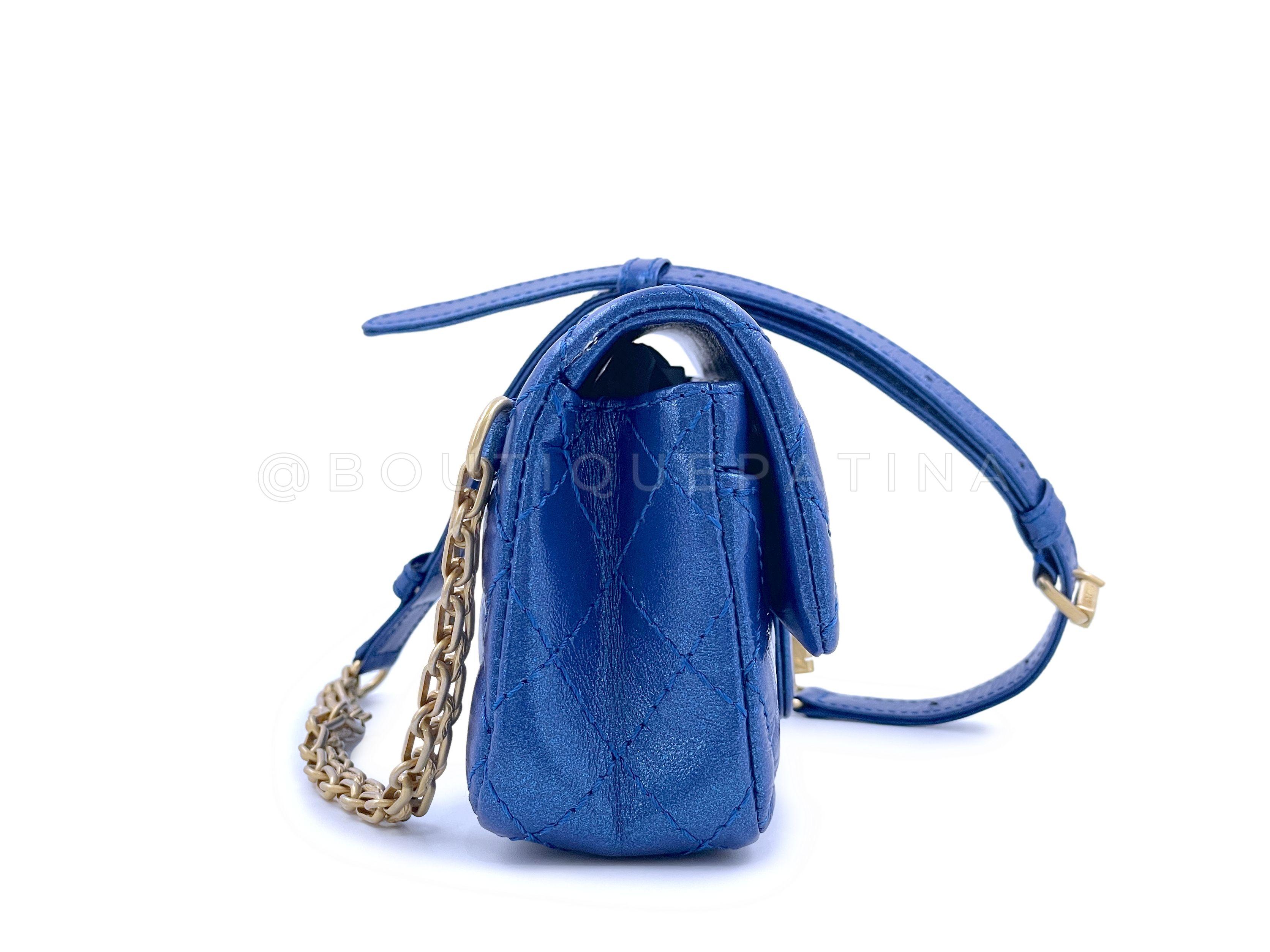 NIB 19A Chanel Reissue Waist Bag Fanny Pack Iridescent Sapphire Blue  64610 Neuf - En vente à Costa Mesa, CA