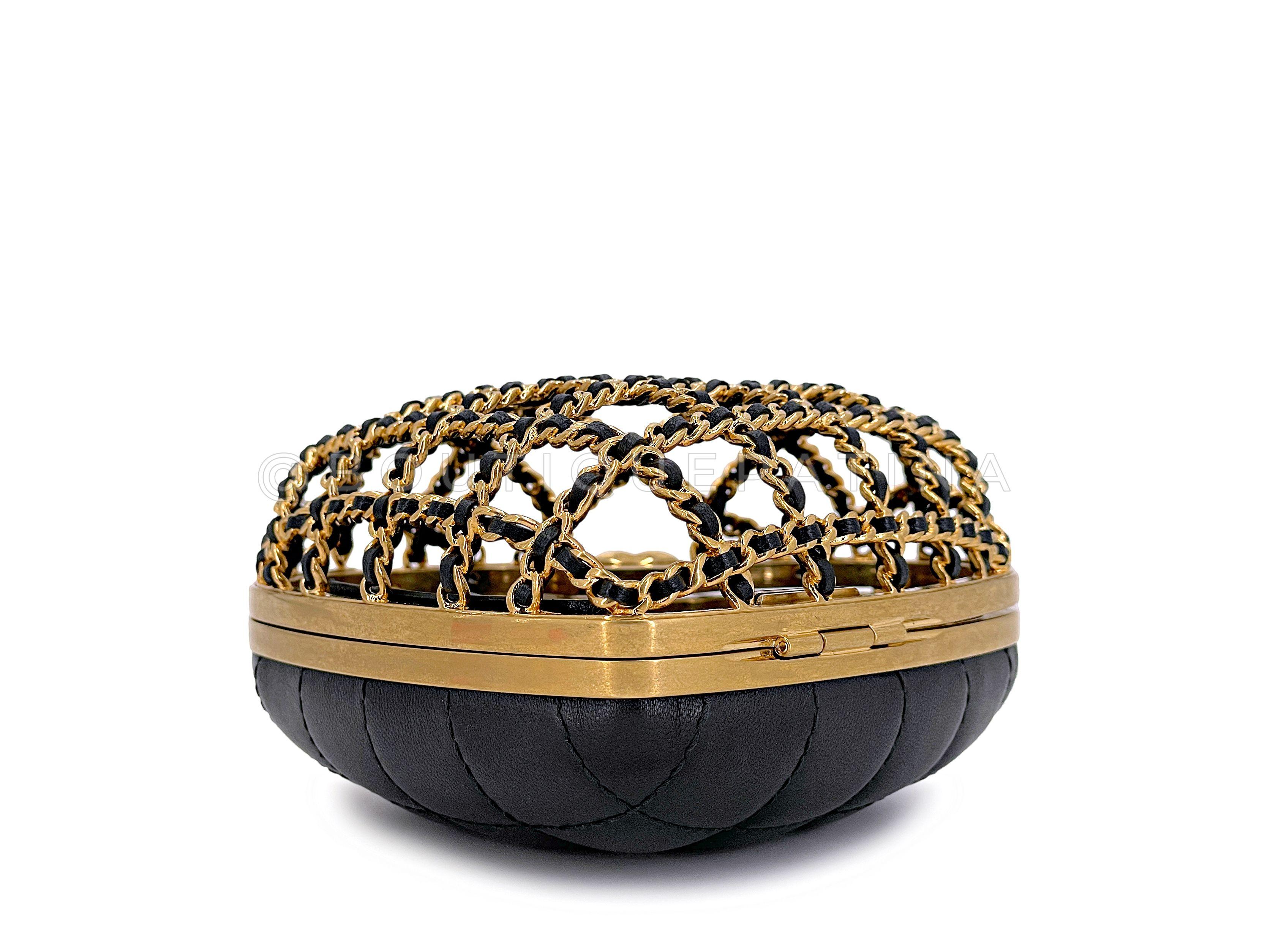 NIB 23S Chanel Caged Heart Minaudière Evening Clutch Bag Gold Black 67194 en vente 5