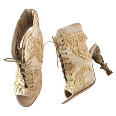 NIB Chanel 2013 Resort Runway Paris Versailles CC Logo Gold Brocade Booties 38
