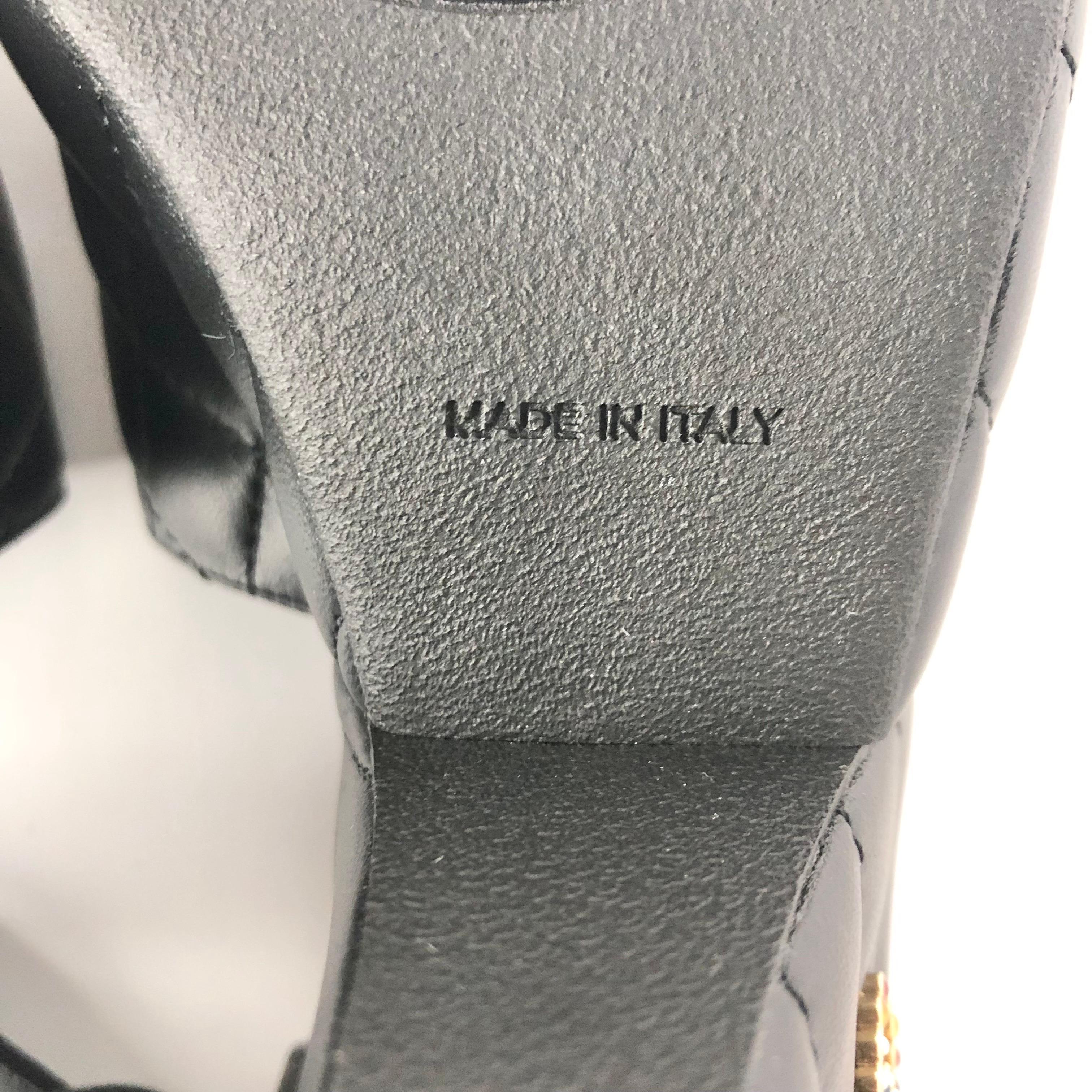 NIB Chanel 2024 Pelle d'agnello trapuntata CC Logo Nero Piattaforma Zeppa Sandali 39 in vendita 6