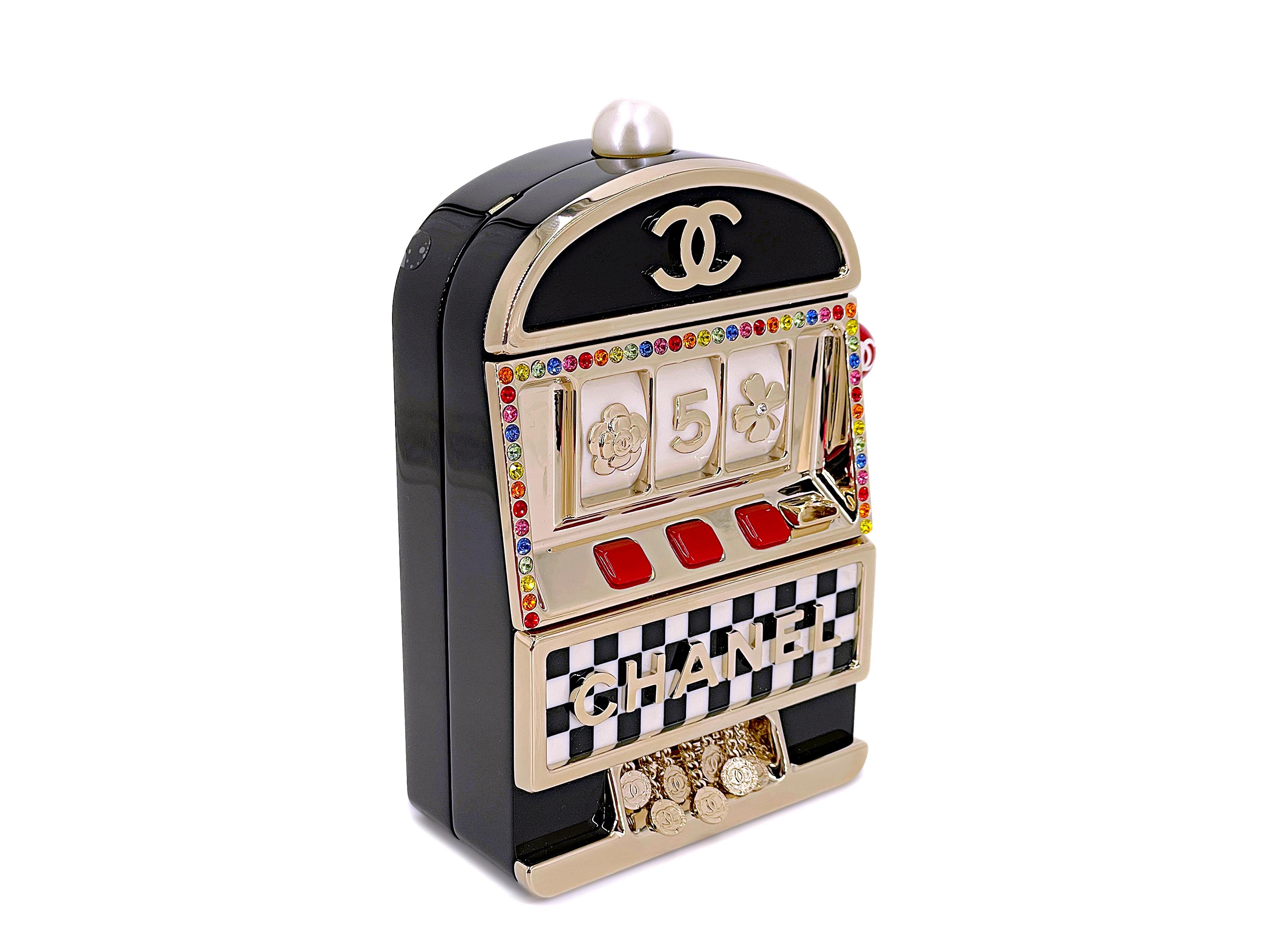 NIB Chanel 23C Monaco Slot Machine Casino Minaudière Evening Clutch Bag 67196 Pour femmes en vente
