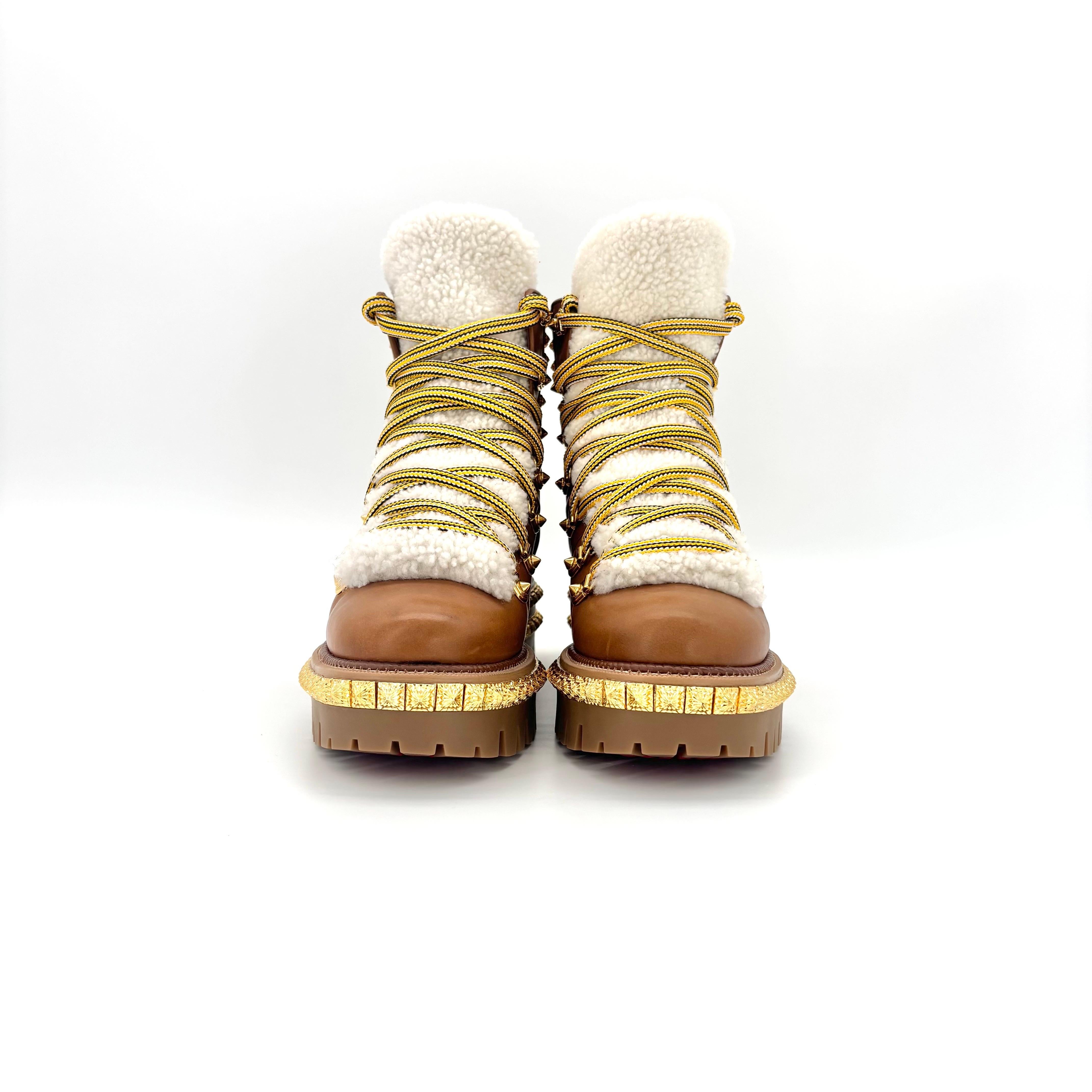 NIB Christian Louboutin Yeti Donna Shearling Sheep Fur Studded Lug Boots 37 in vendita 2